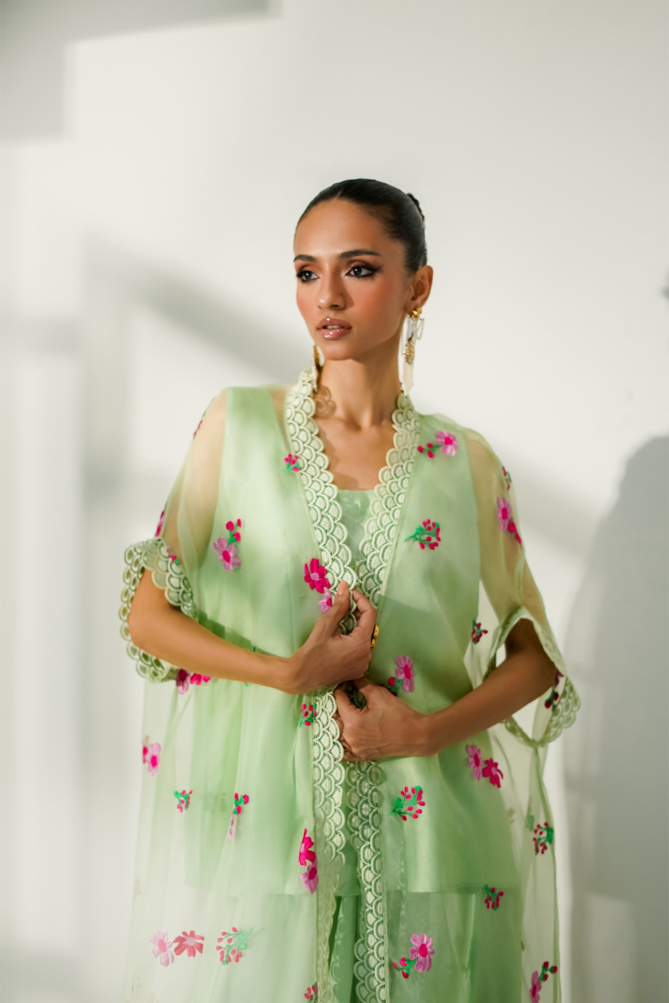 ZINNIA CAPE
