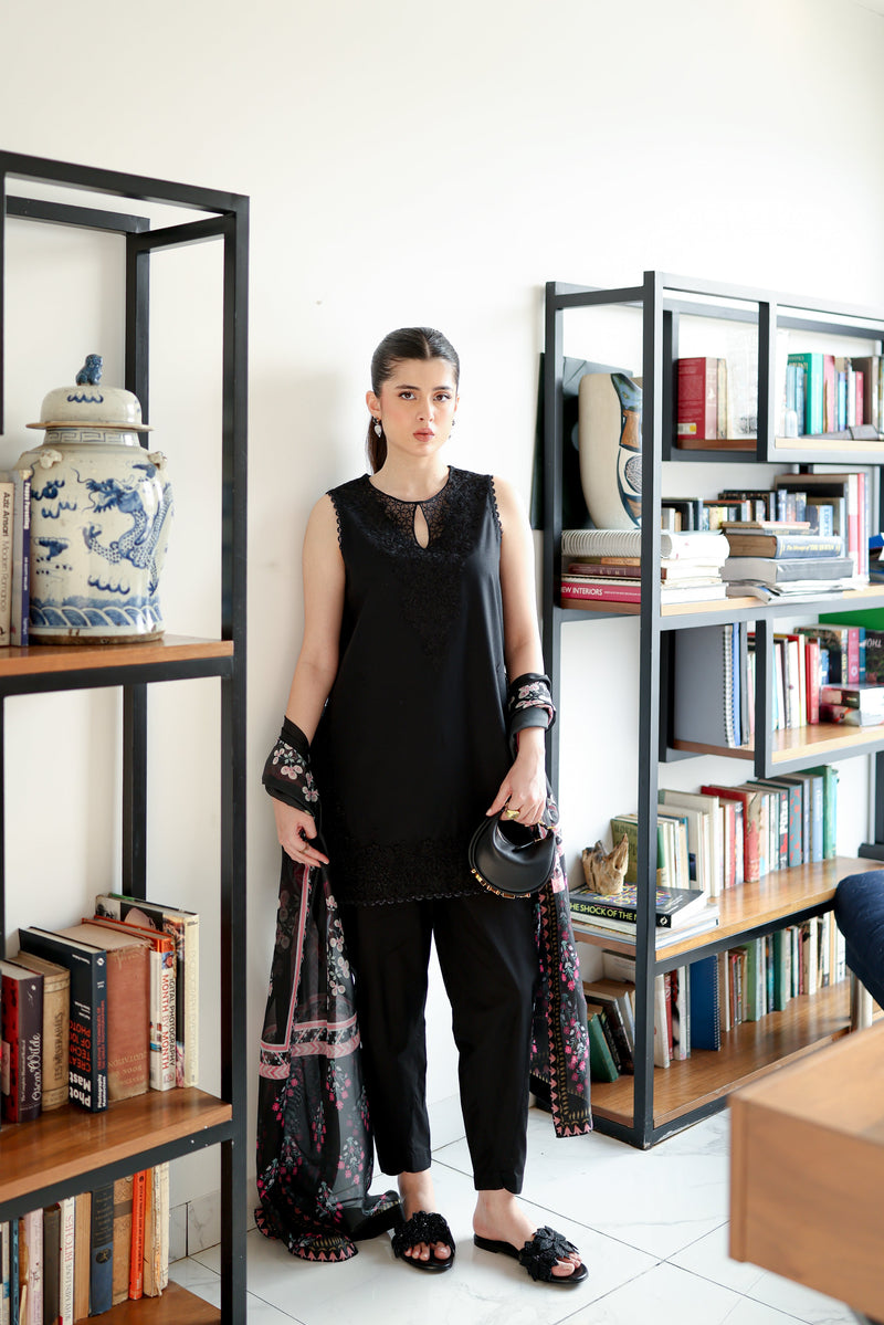 NOIR SLIP-ON FLAT (ZBN-25002)