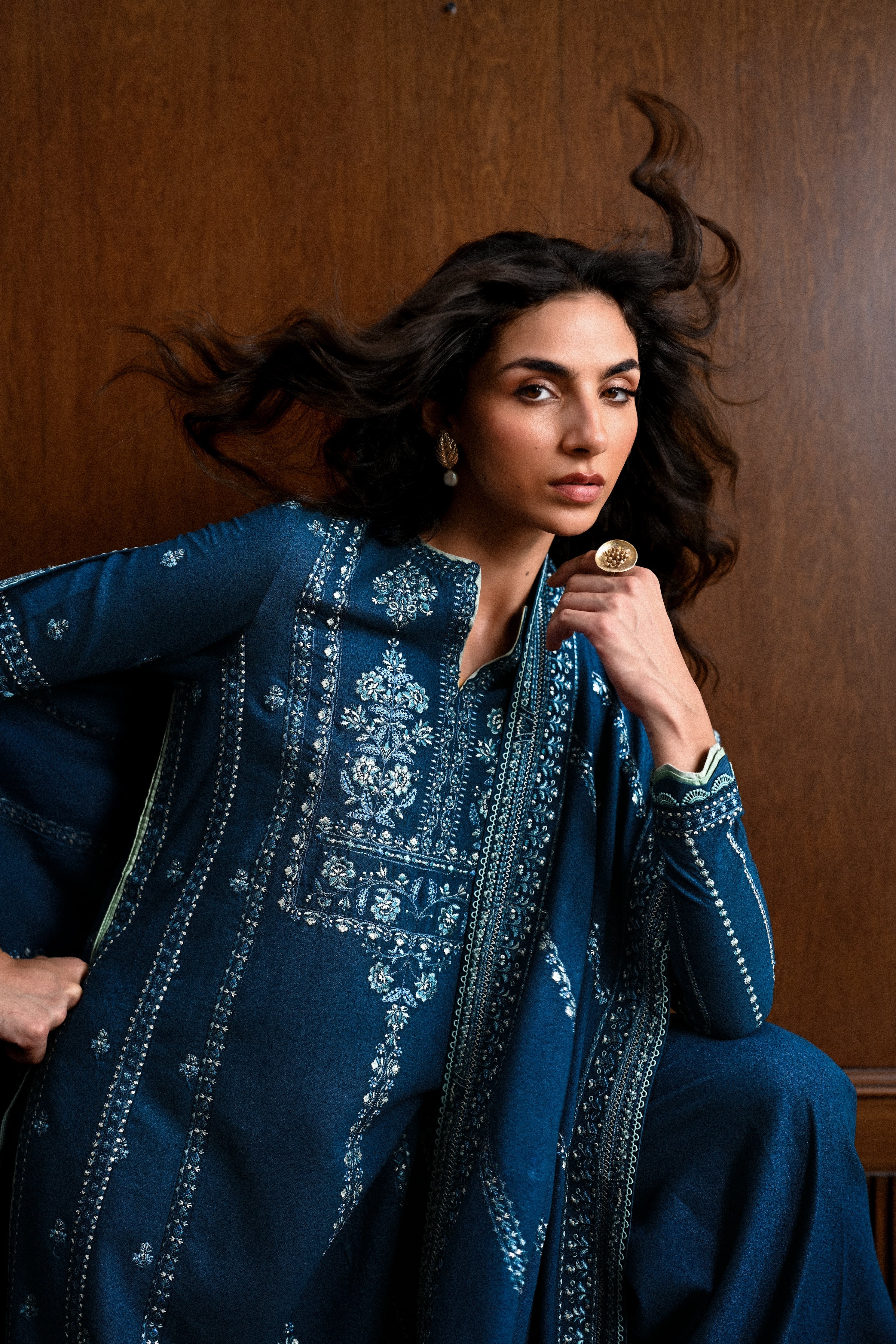 TEAL BLUE LUXURY EMBROIDERED KARANDI SET (NEL-25625)