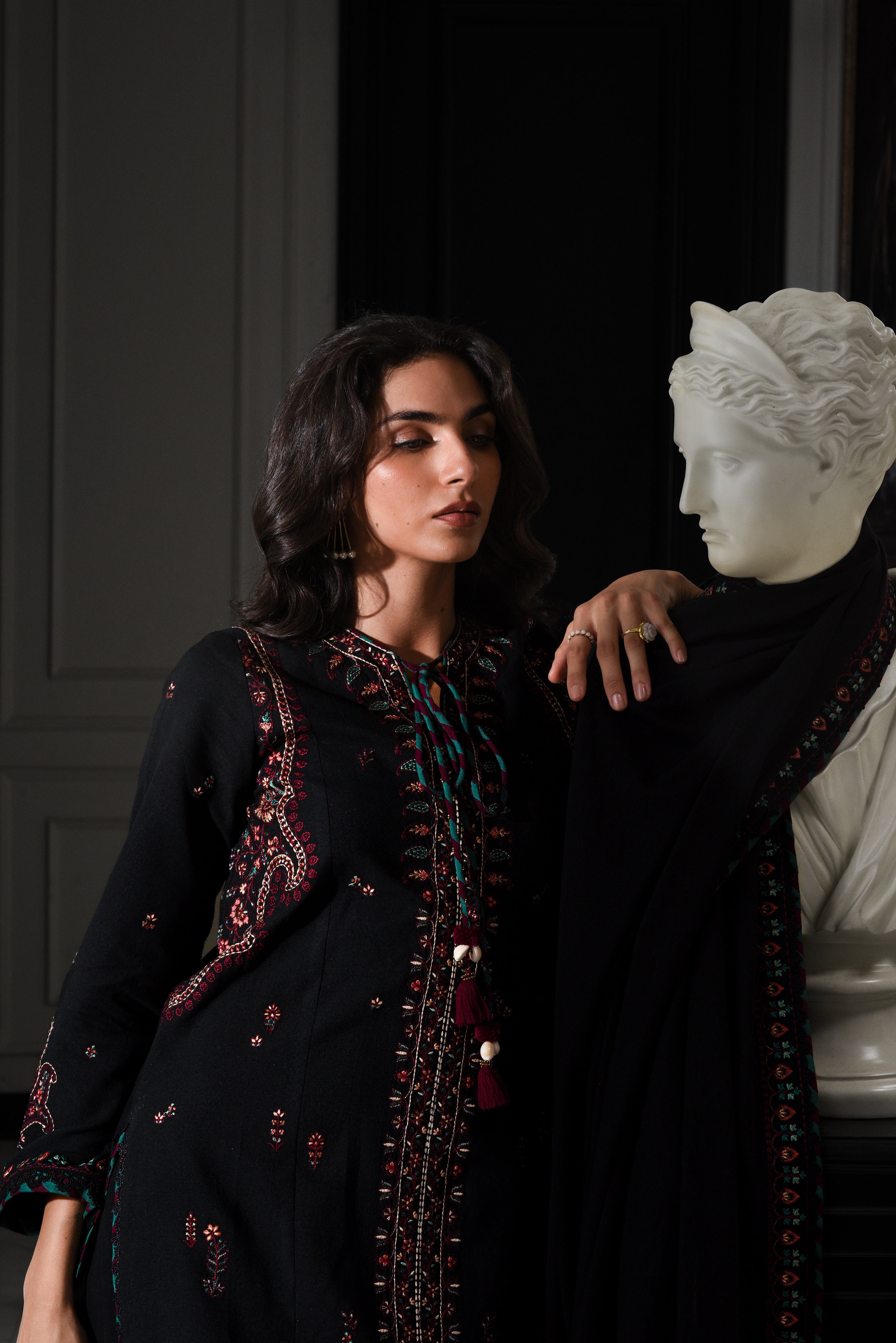 BLACK KASHMIRI LUXURY EMBROIDERED KARANDI SET STITCHED (NEL-25624) READY TO SHIP