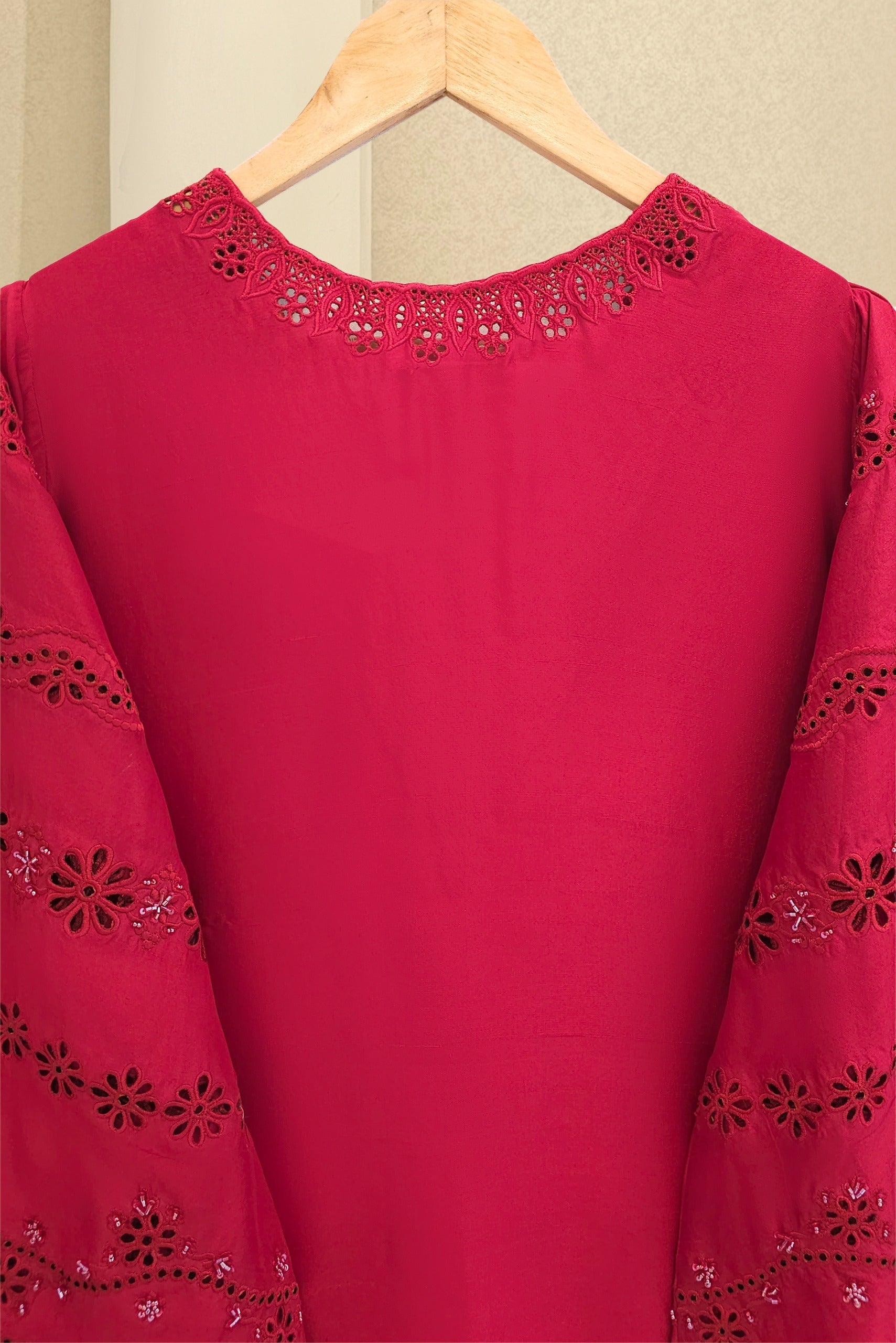 Amara (Maroon)