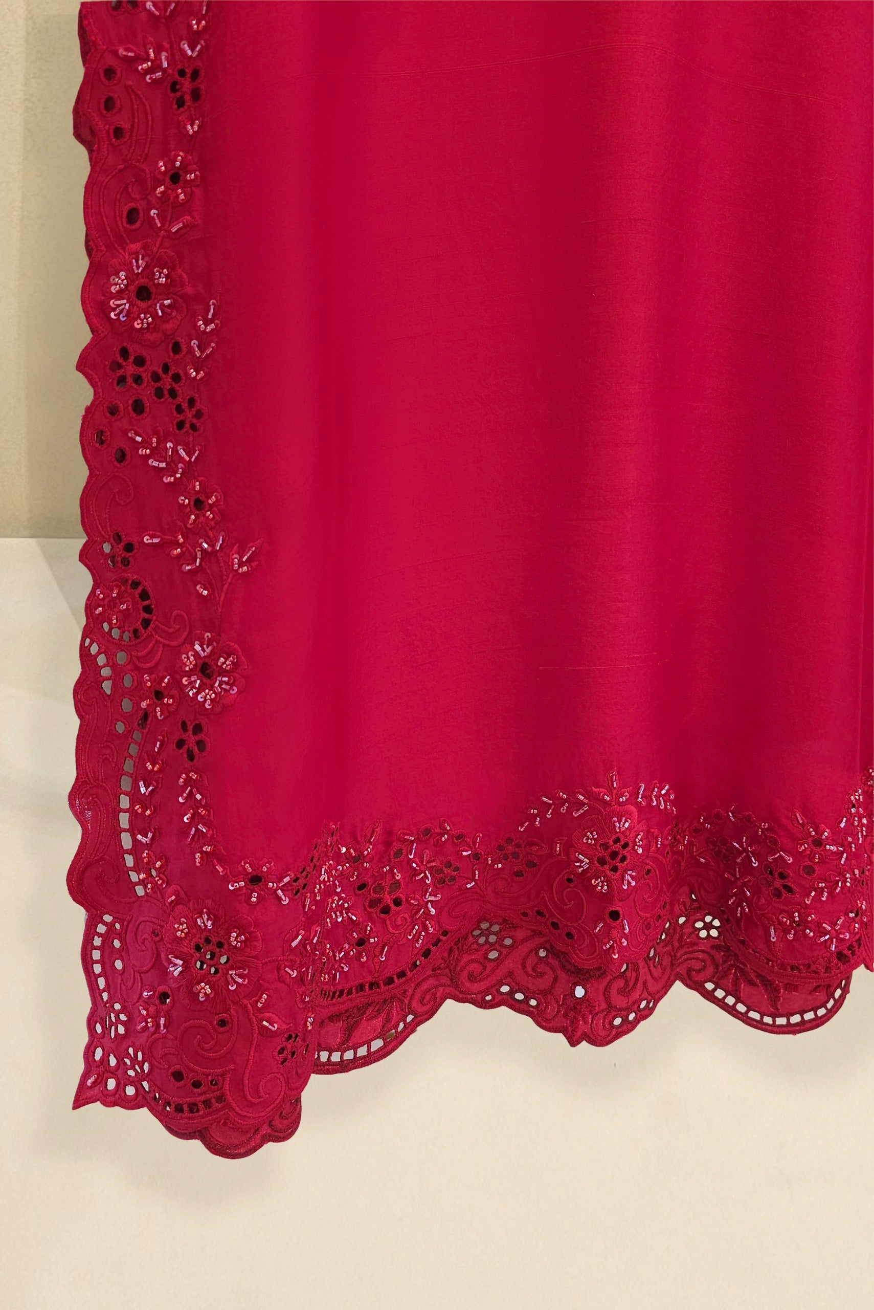 Amara (Maroon)