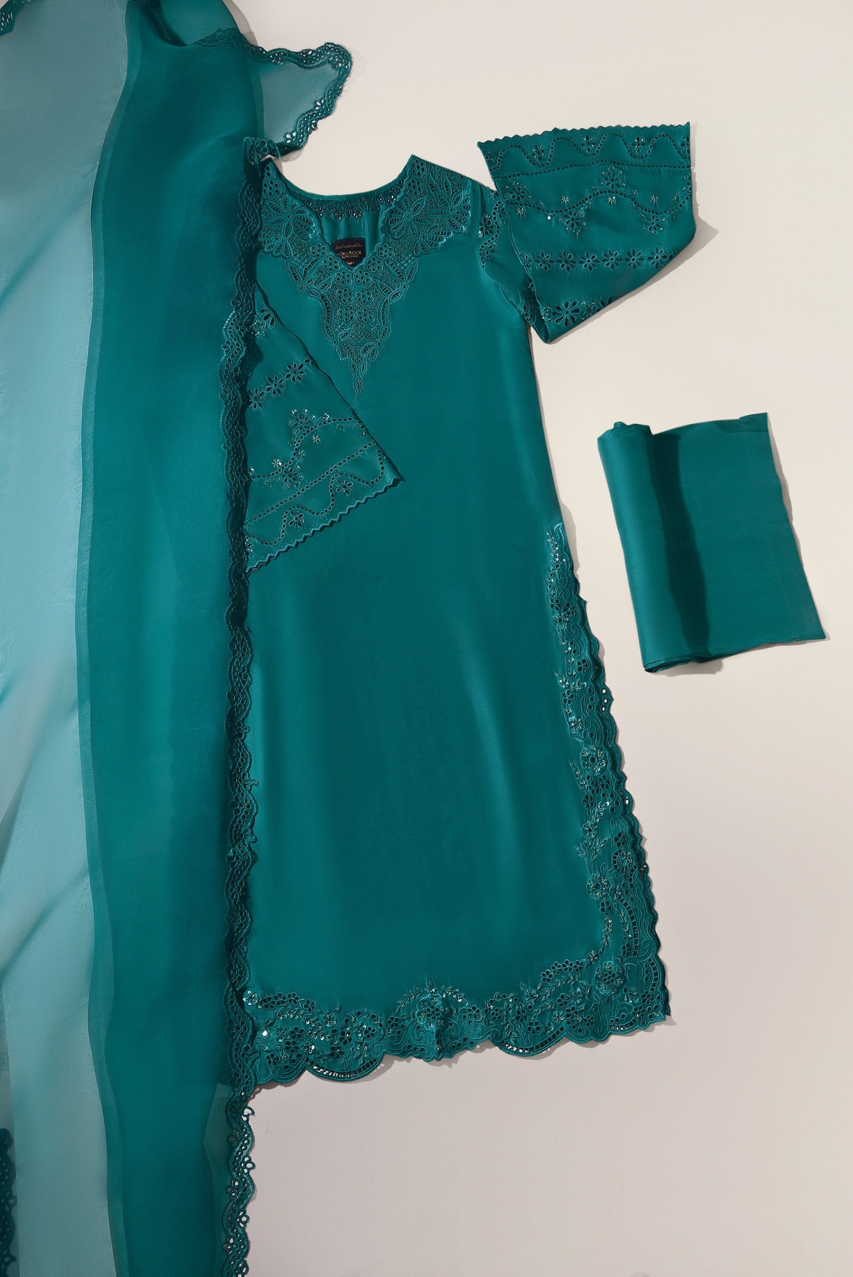Amara ( Poison green )