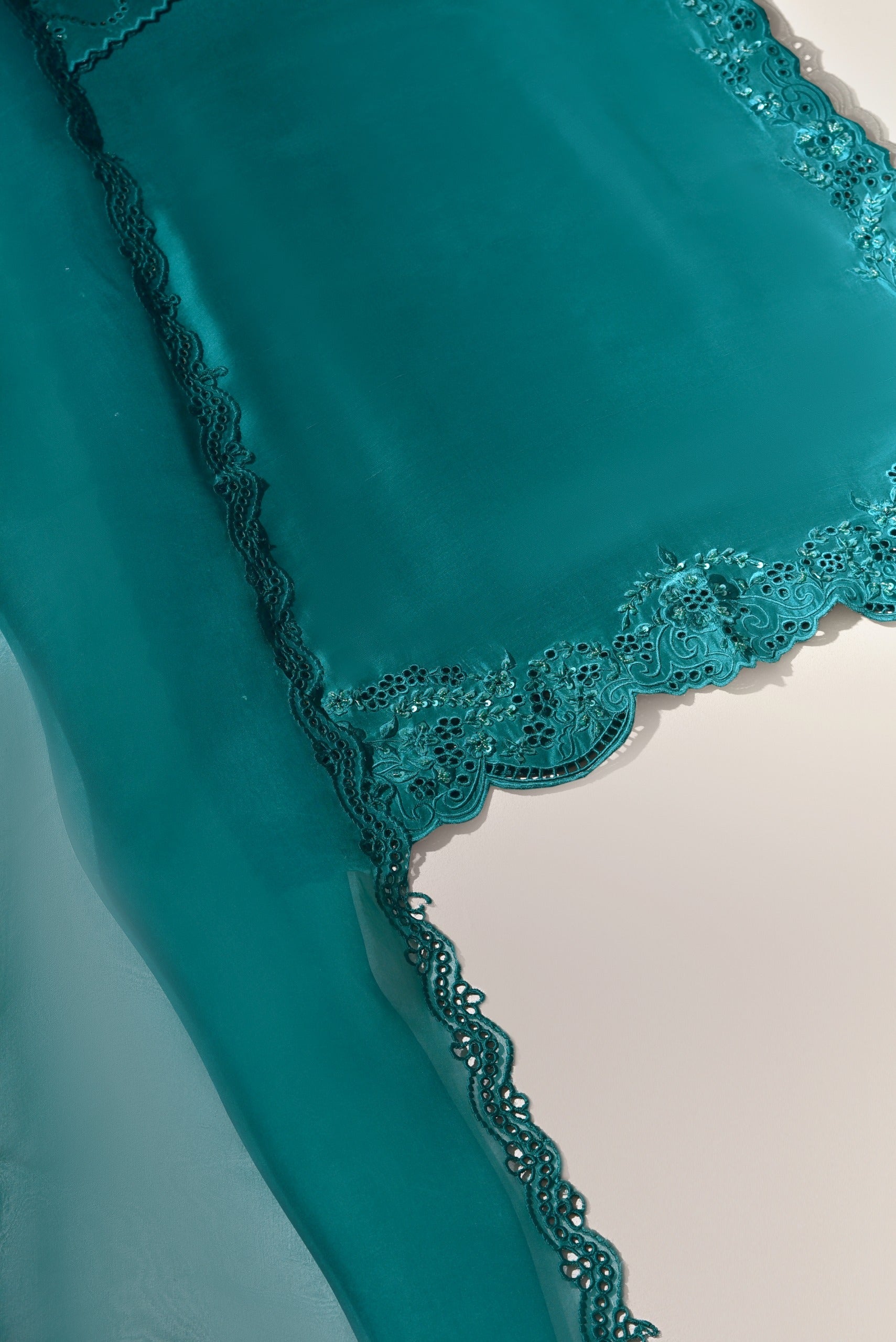 Amara ( Poison green )