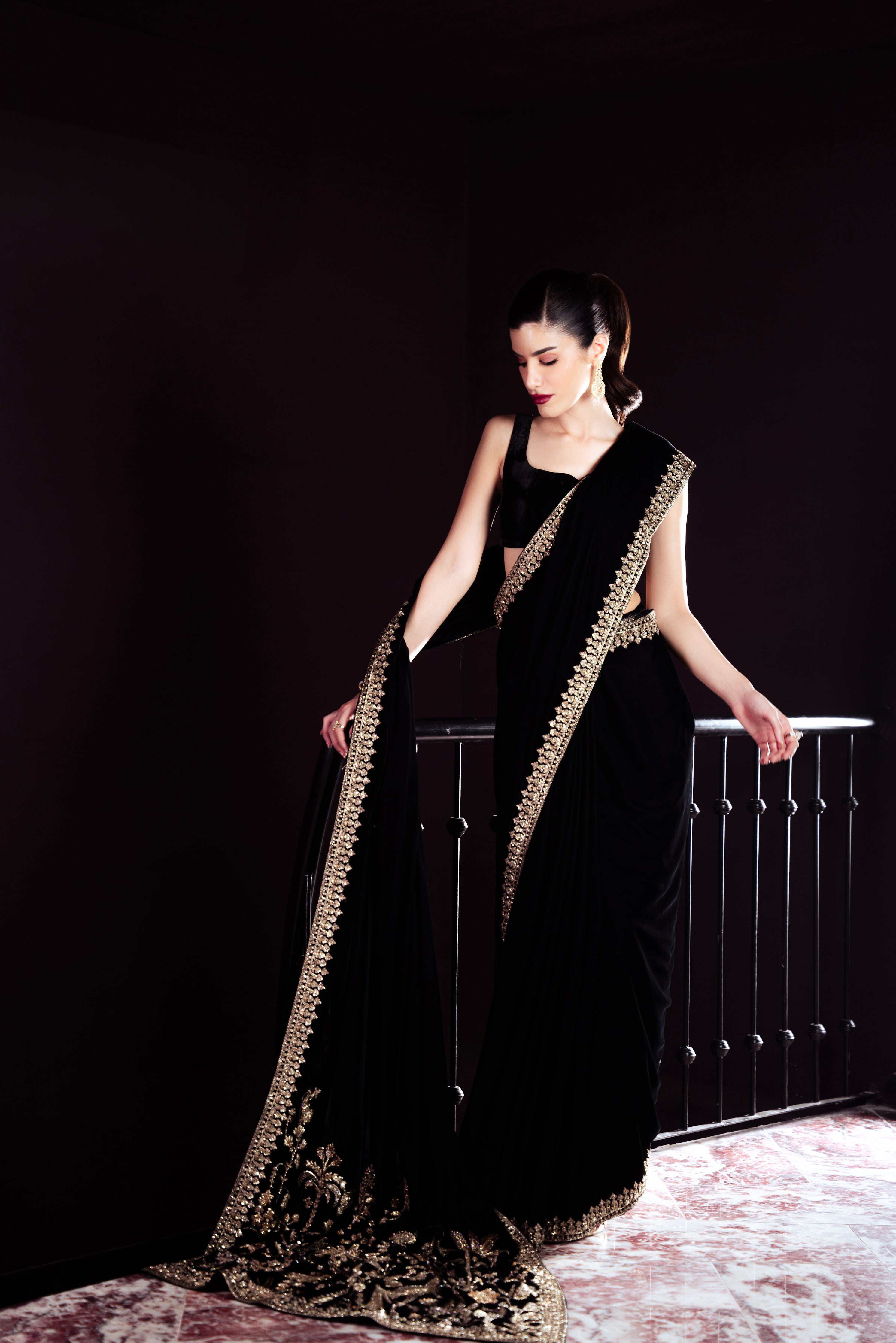 BLACK LUXURY VELVET SAREE (NPA3-25462)