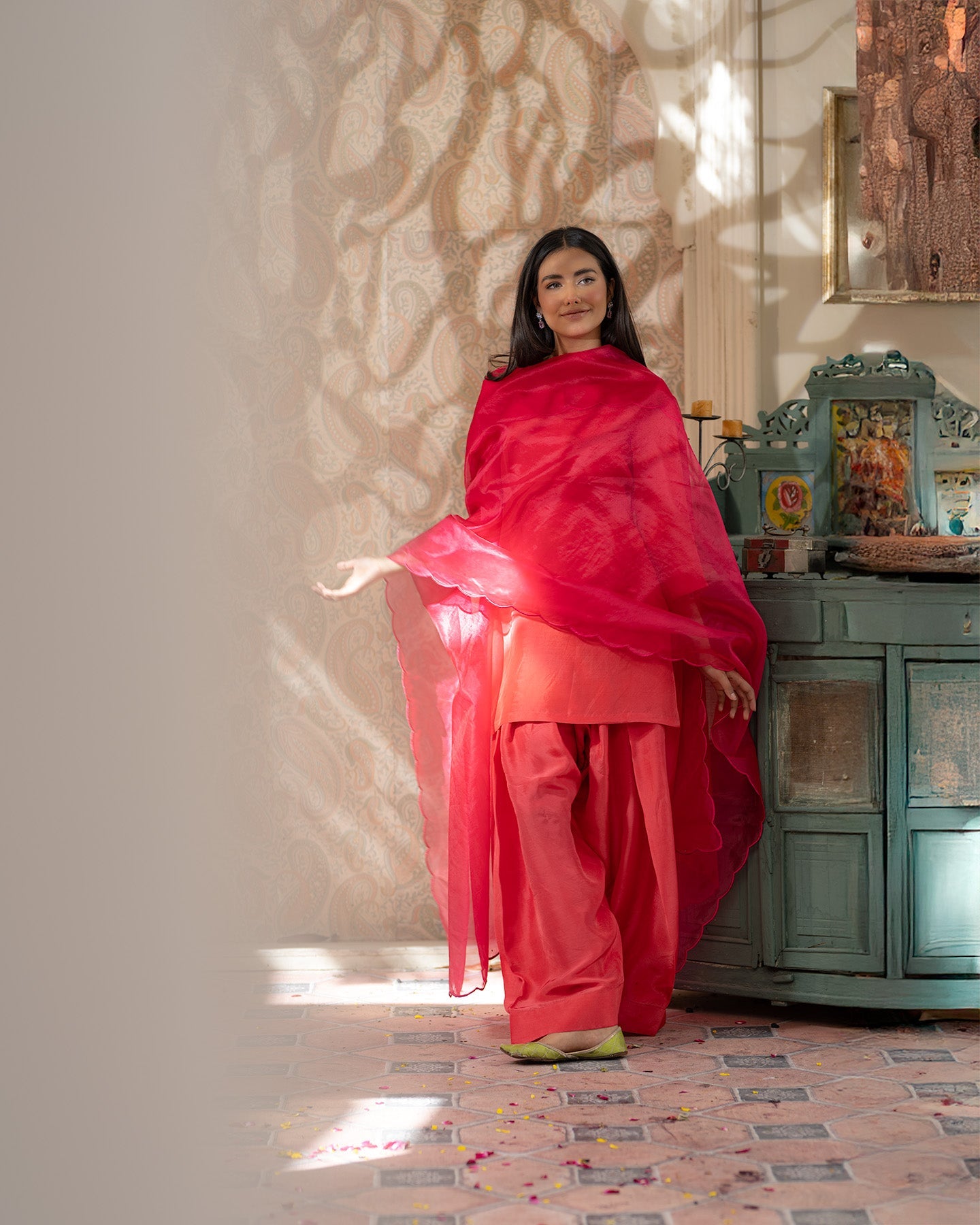 Outfit Name: Shokh Adaa
Collection: Nazm
Code: CBR 101