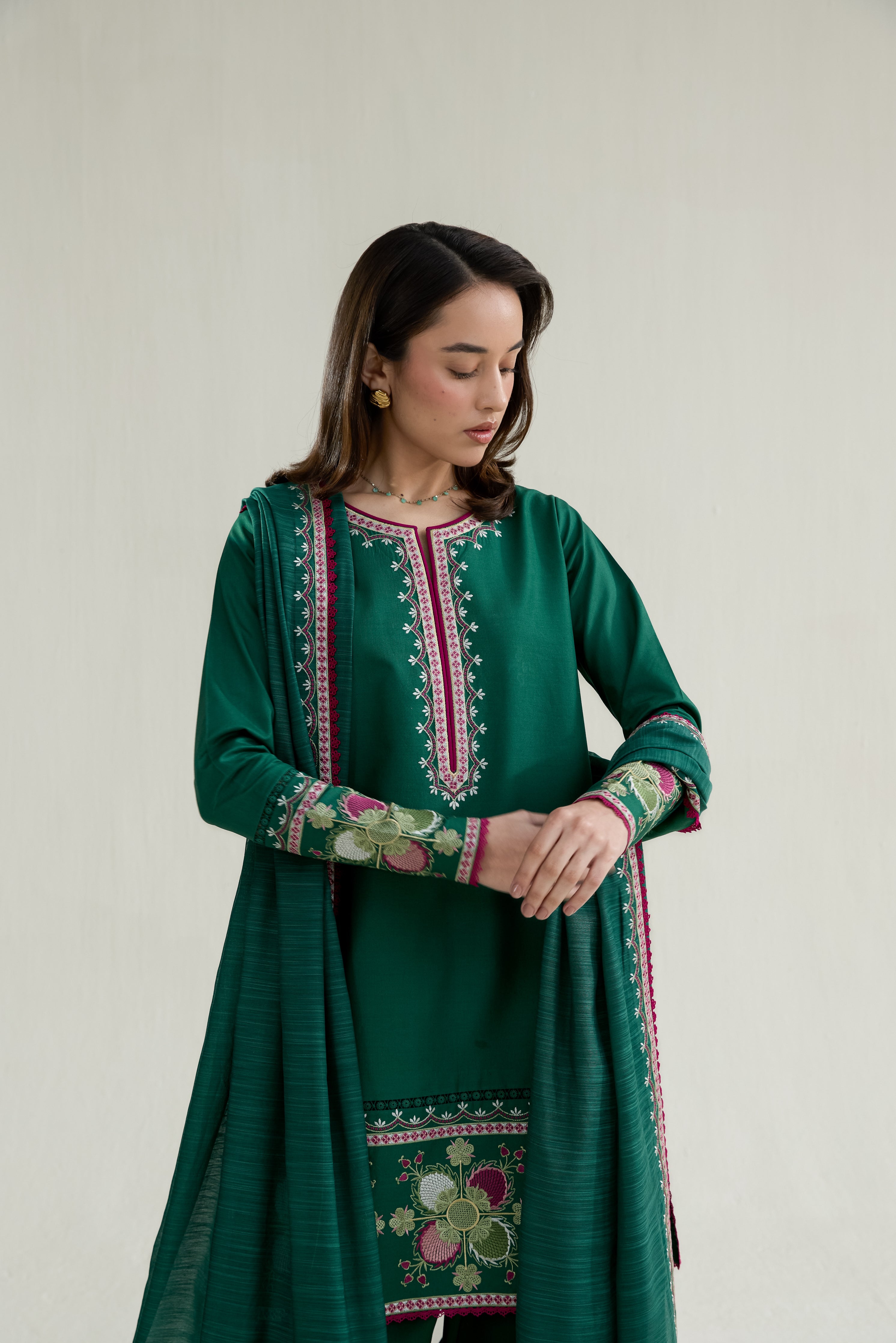 EMERALD GREEN LUXURY EMBROIDERED LAWN 3PCS SET (NPA3-26413) - 2026 READY TO WEAR