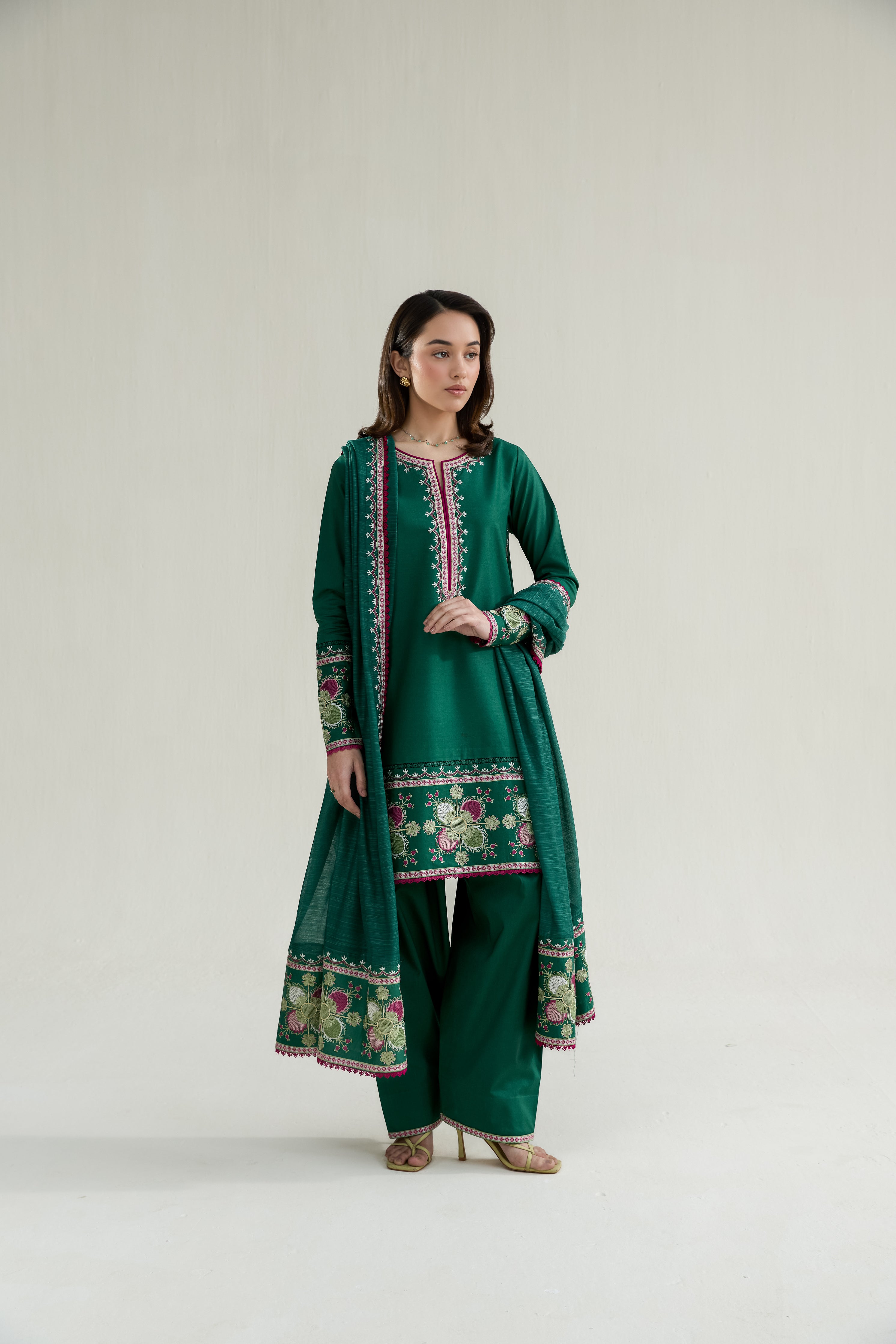 EMERALD GREEN LUXURY EMBROIDERED LAWN 3PCS SET (NPA3-26413) - 2026 READY TO WEAR