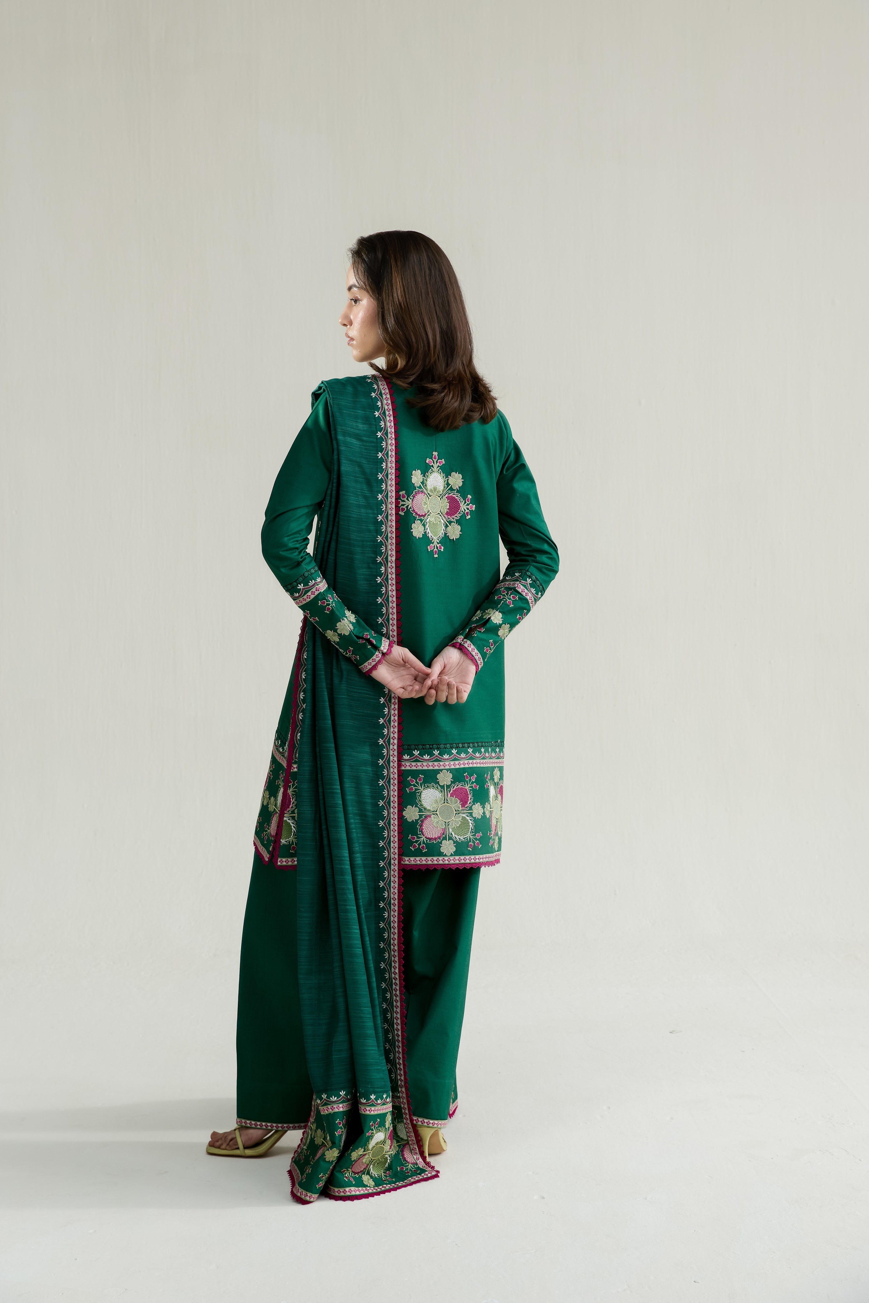EMERALD GREEN LUXURY EMBROIDERED LAWN 3PCS SET (NPA3-26413) - 2026 READY TO WEAR