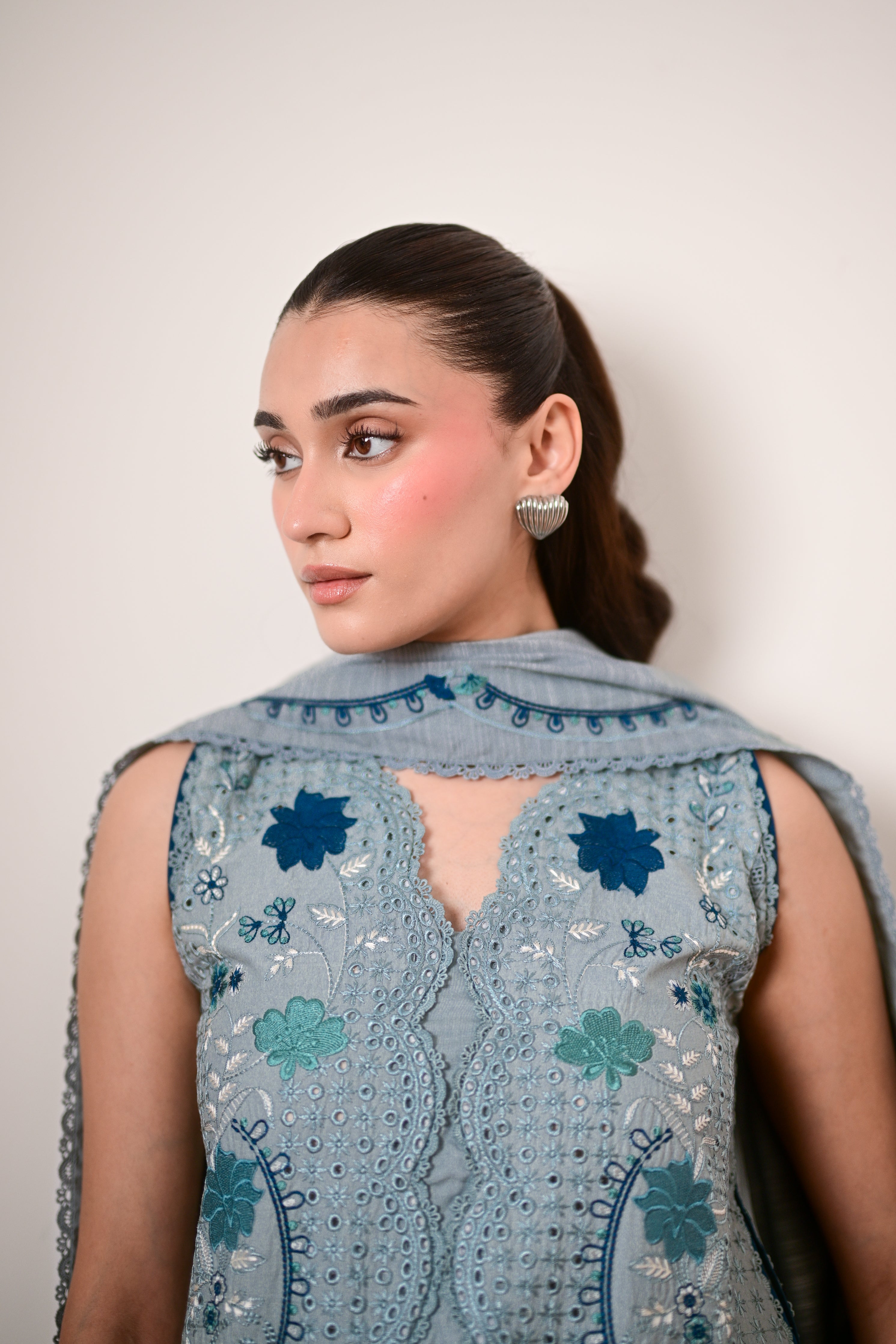 REEM LUXURY EMBROIDERED LAWN SET (NEL-26615)