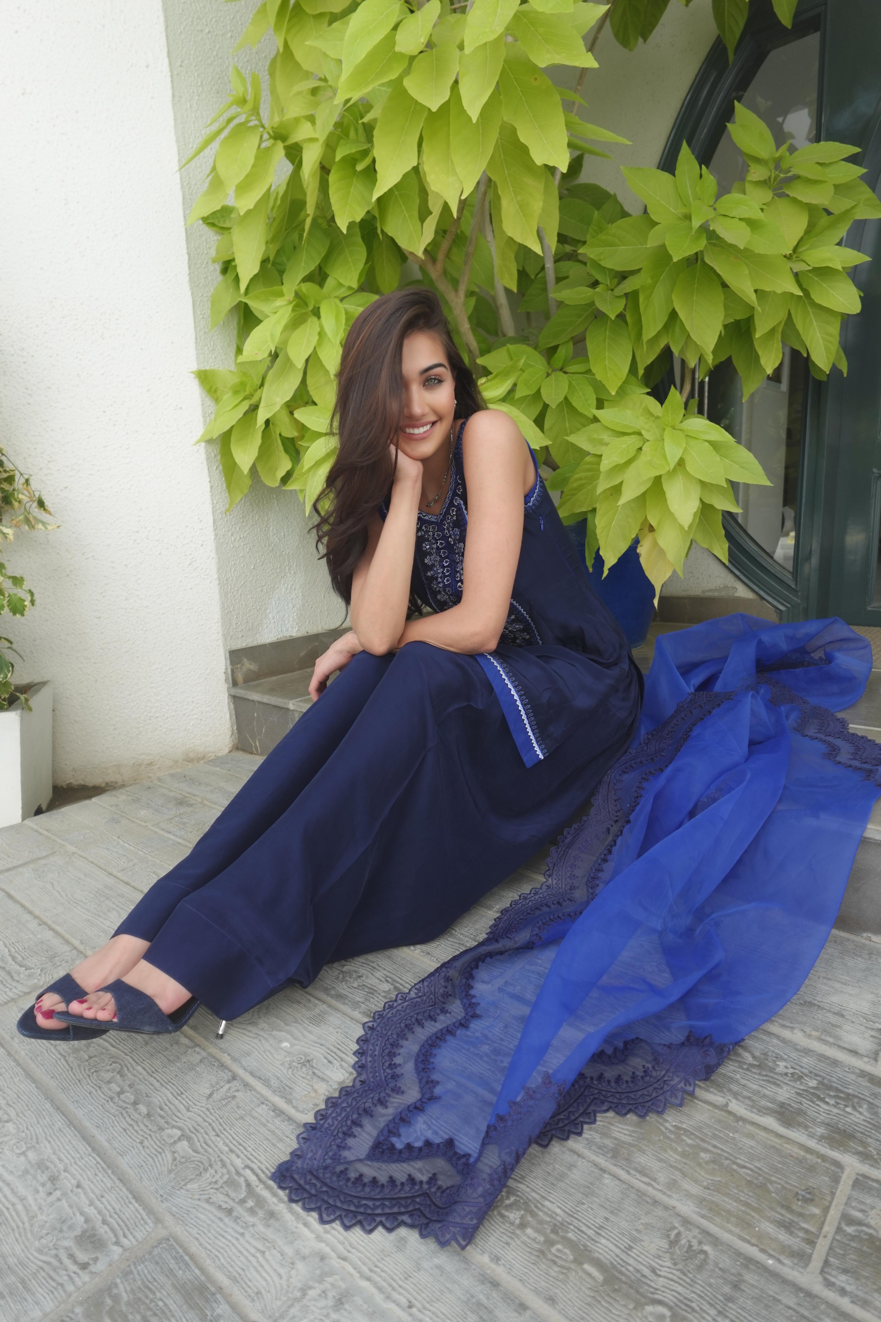 CBR 161 Midnight bloom