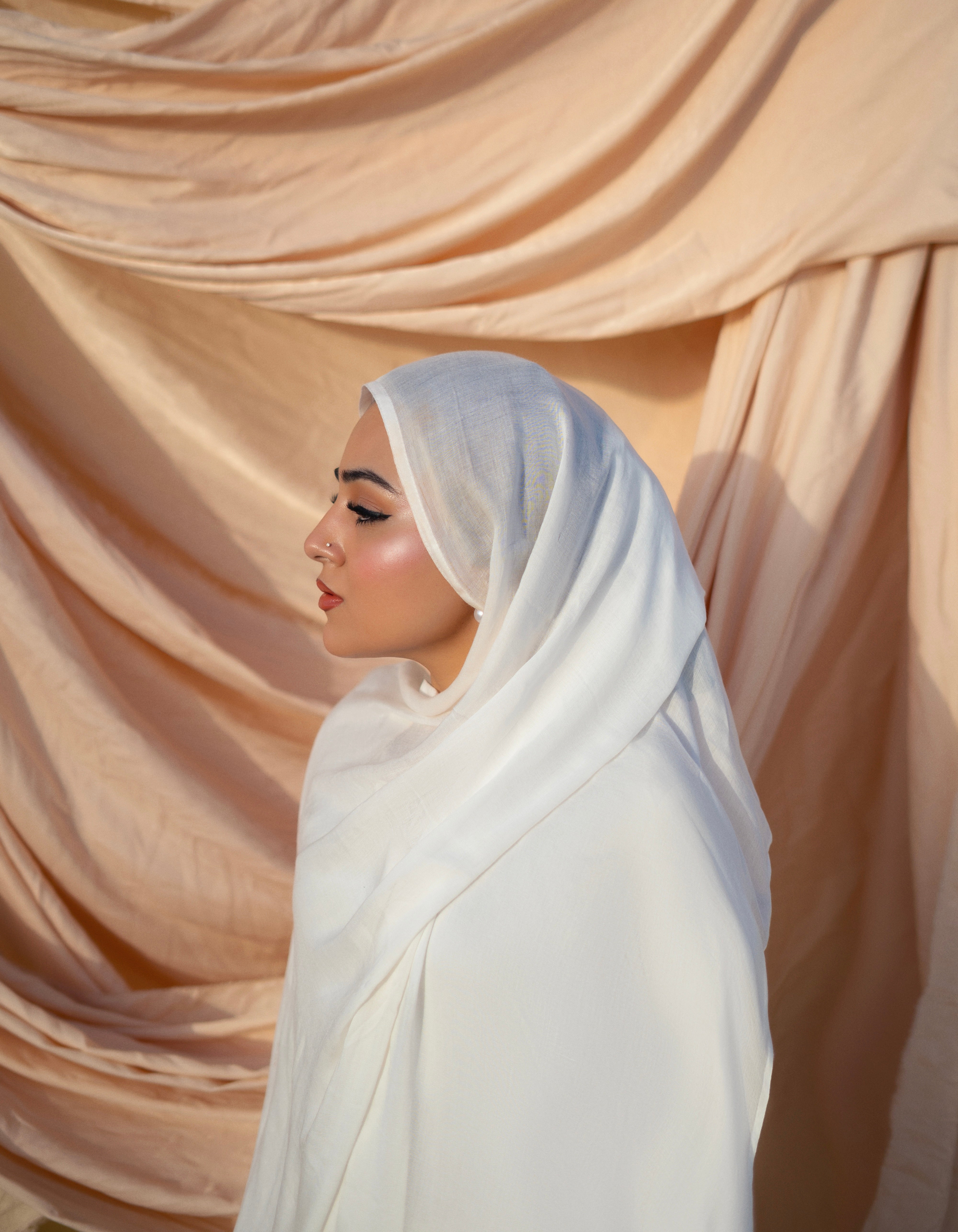 Modal White