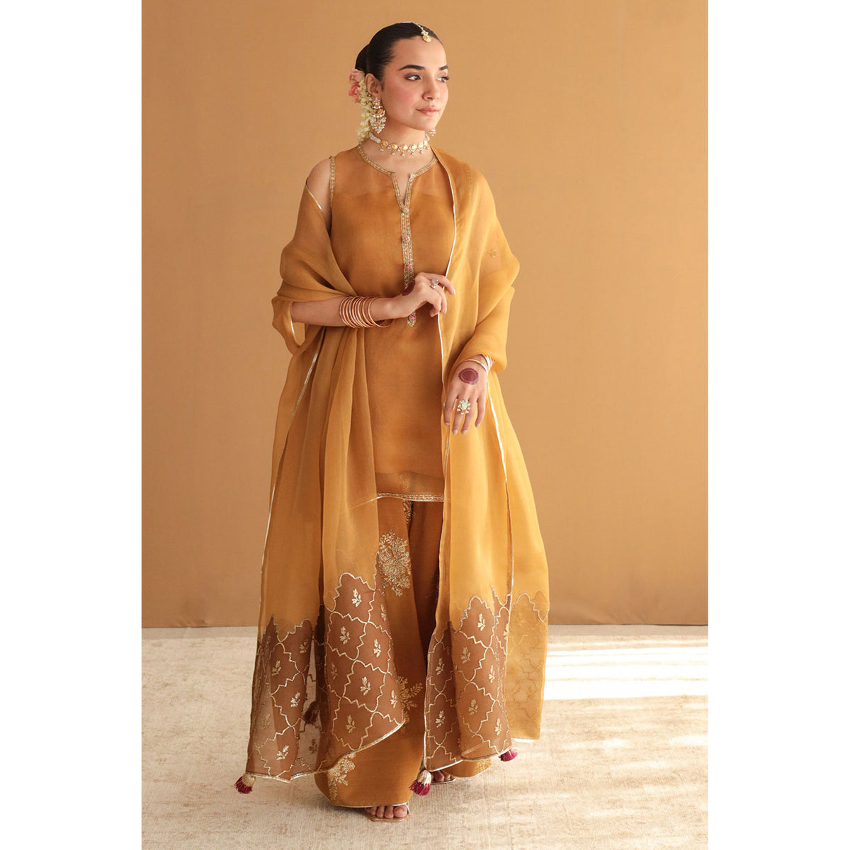 Honey Gold Outfit