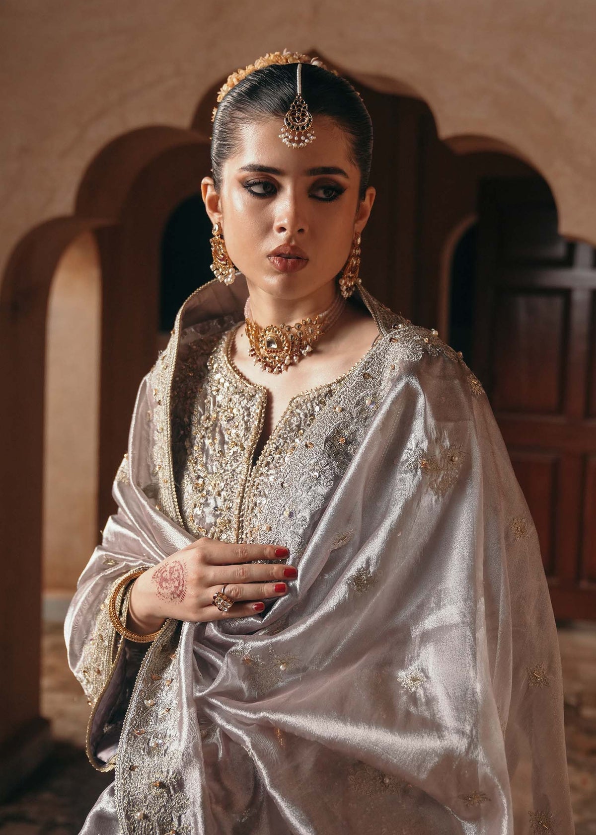 Kanwal Malik – Gulnaar Style