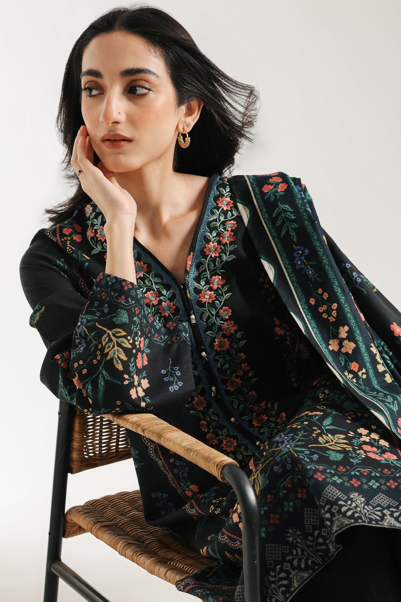 EMBROIDERED SUIT (E0747/203/902)