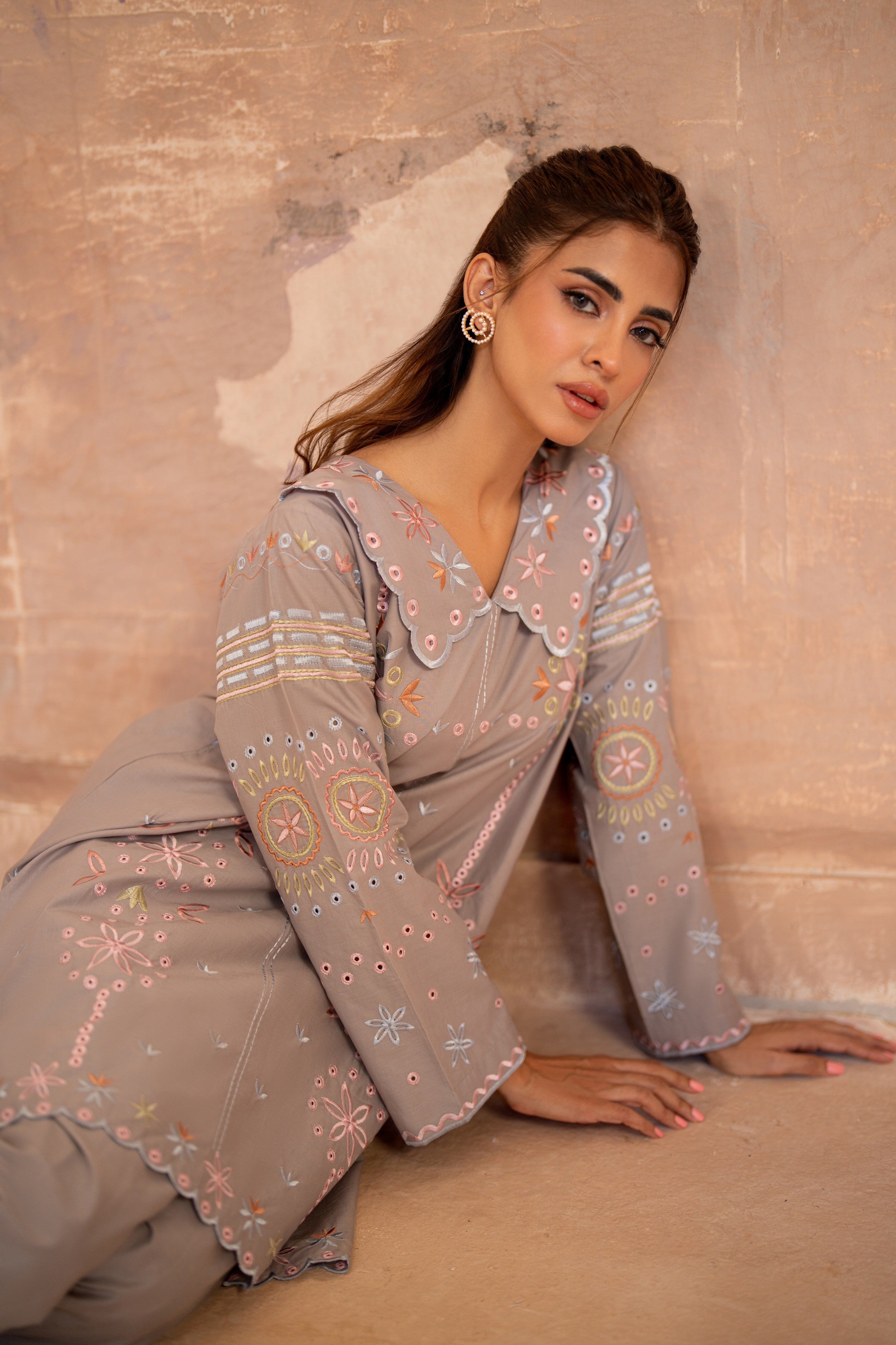 Primrose – Grey