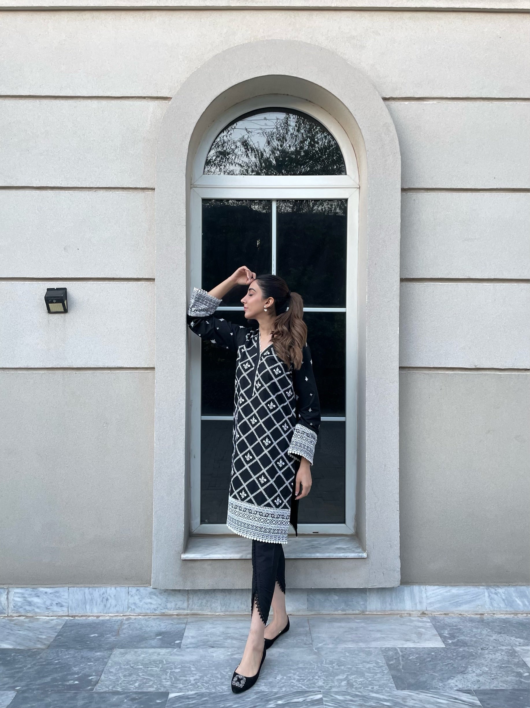 Black Embroidered Kurta