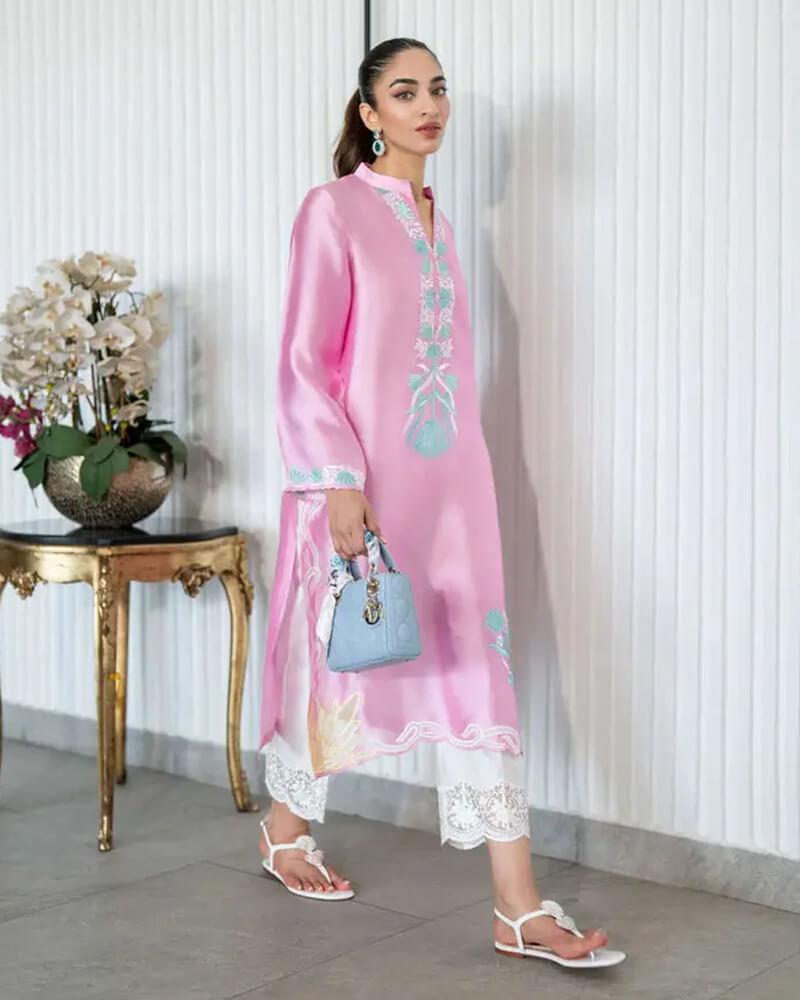 Heer by Alizay Saad