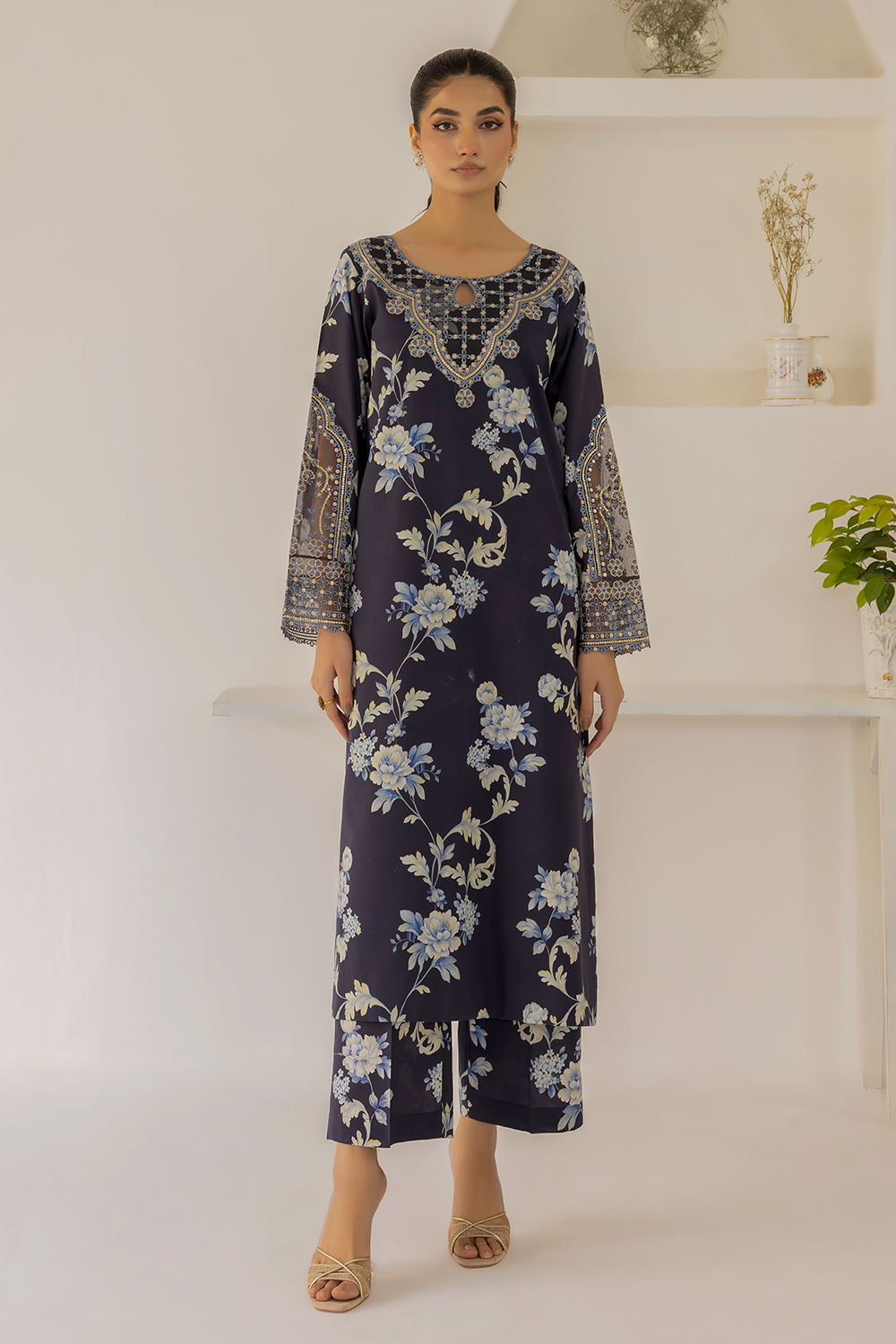 Embroidered lawn - DT-23-13