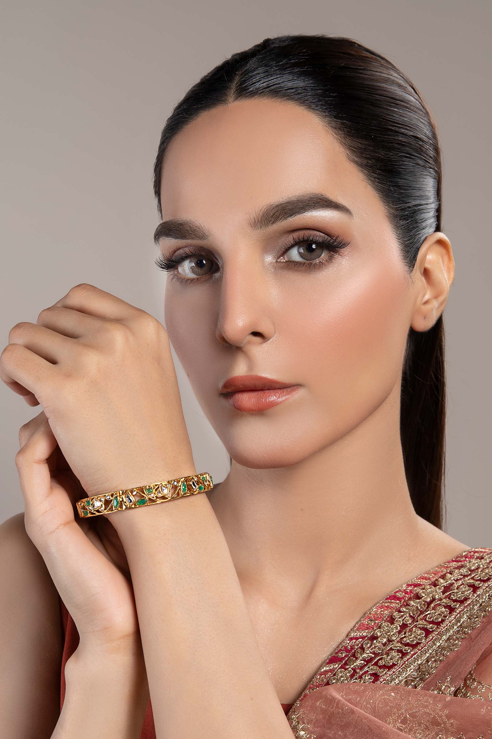 https://cdn.shopify.com/s/files/1/0620/8788/9062/files/JCHW2403GreenOnyx.jpg?v=1727088449