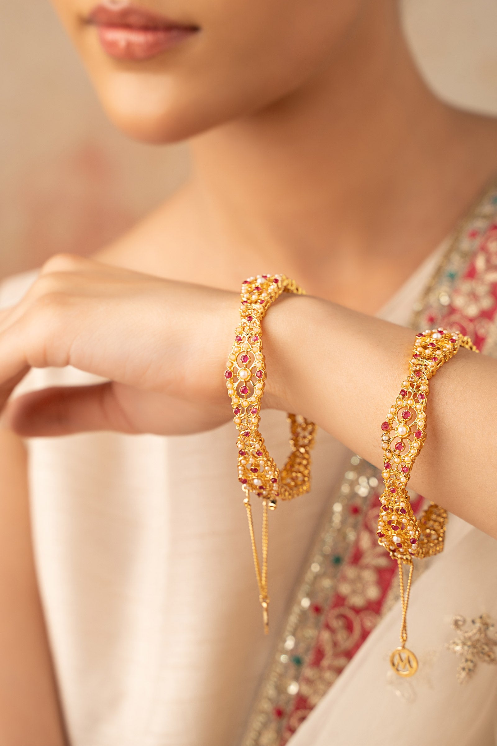 https://cdn.shopify.com/s/files/1/0620/8788/9062/files/JCH_EA25_01_Pink_Chatham-C.jpg?v=1746541418