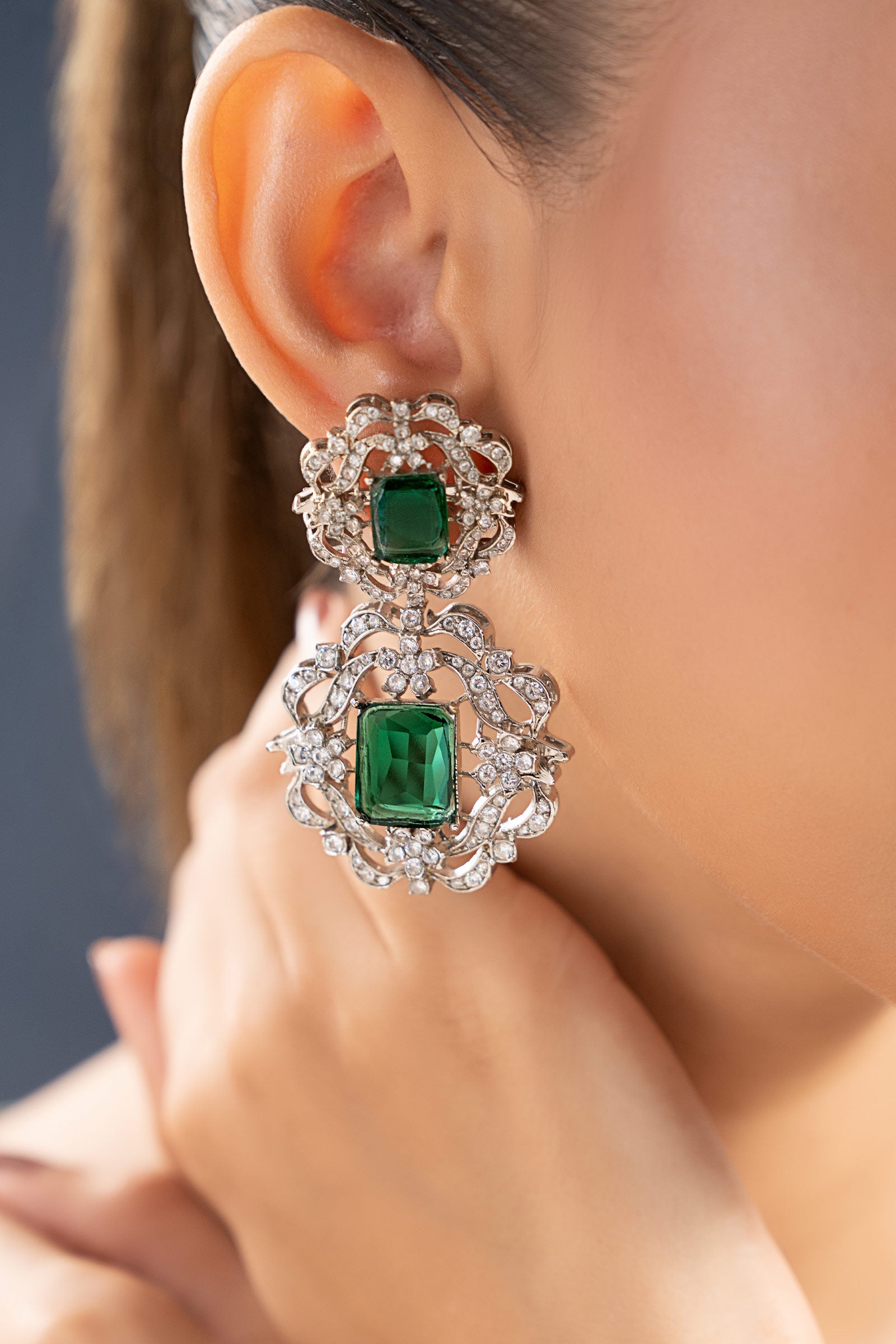 Gulmika Jhumka