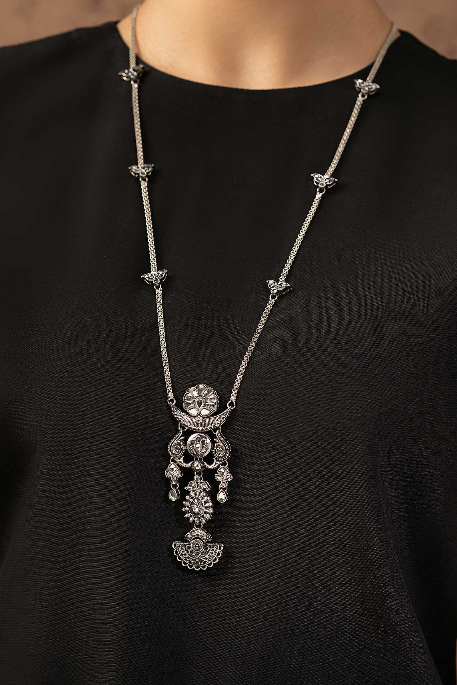 https://cdn.shopify.com/s/files/1/0620/8788/9062/files/JPN_EF26_03_Antique_Closeup_C.jpg?v=1770978391