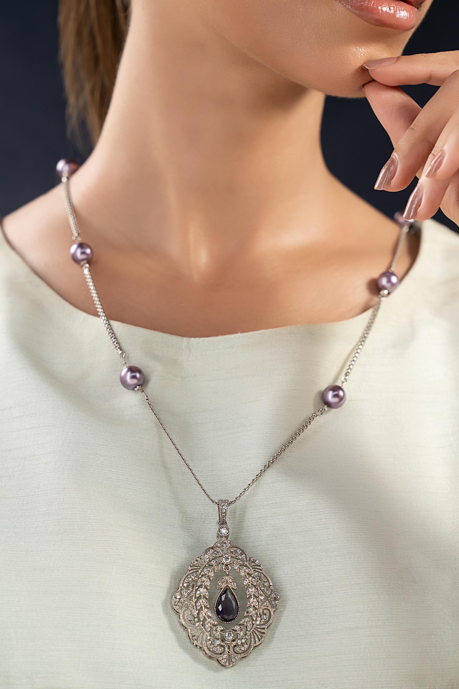 Melzira Pendant