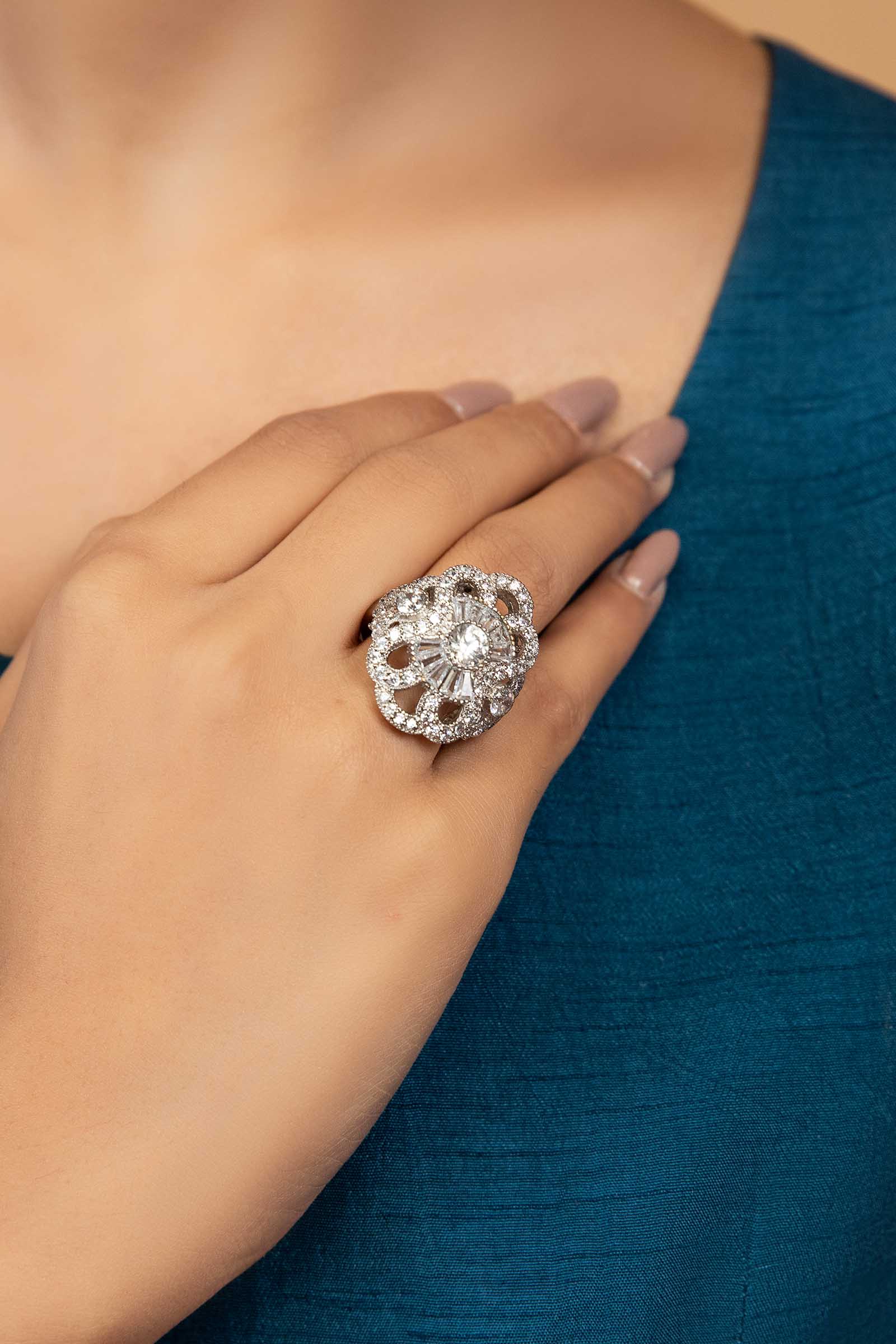 https://cdn.shopify.com/s/files/1/0620/8788/9062/files/JRG-W23-05-WhiteZircon.jpg?v=1696494616