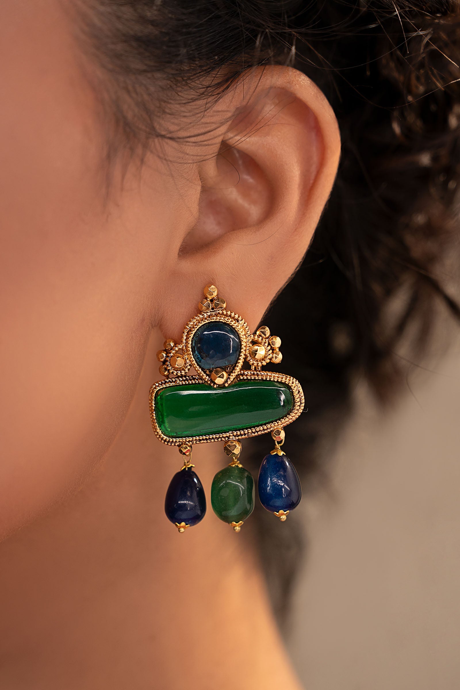 Onyrella Studs