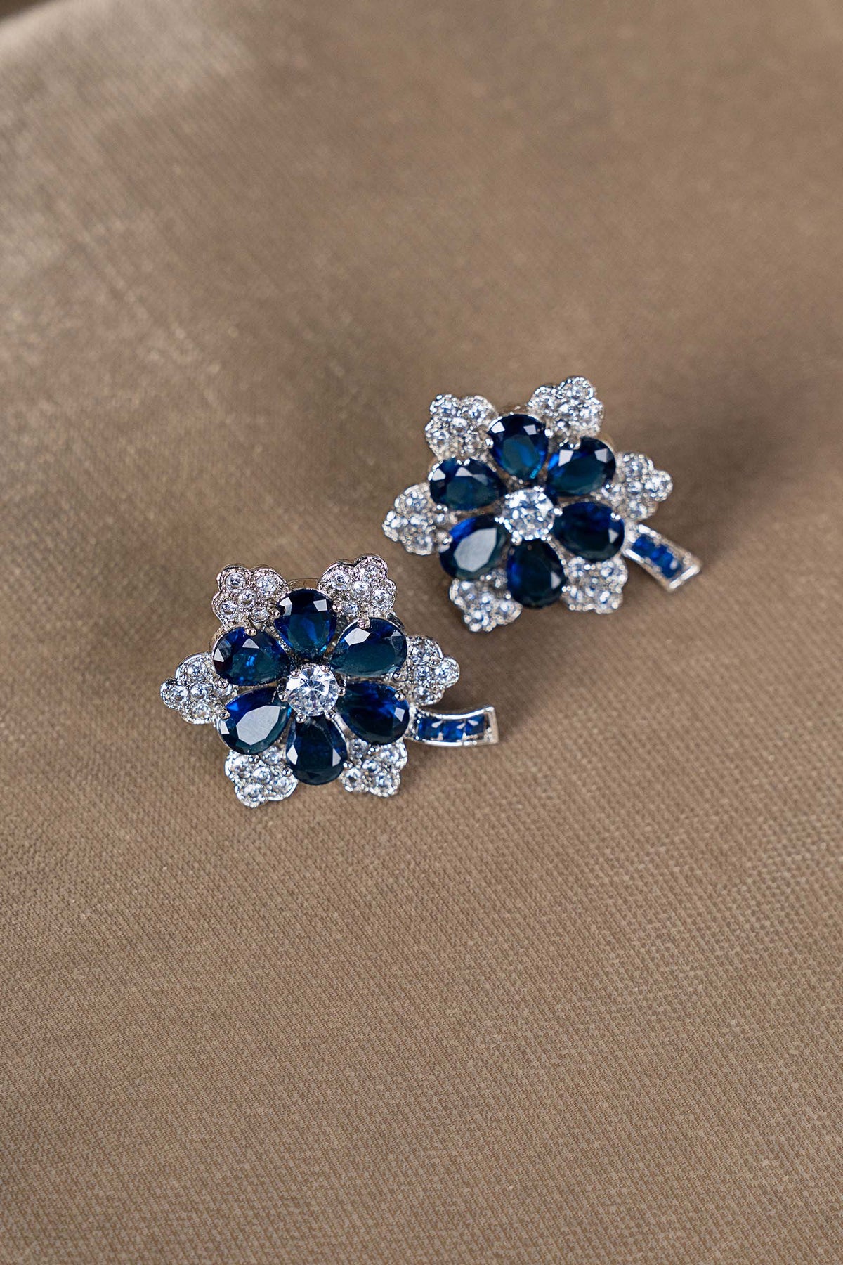 Ladan Studs