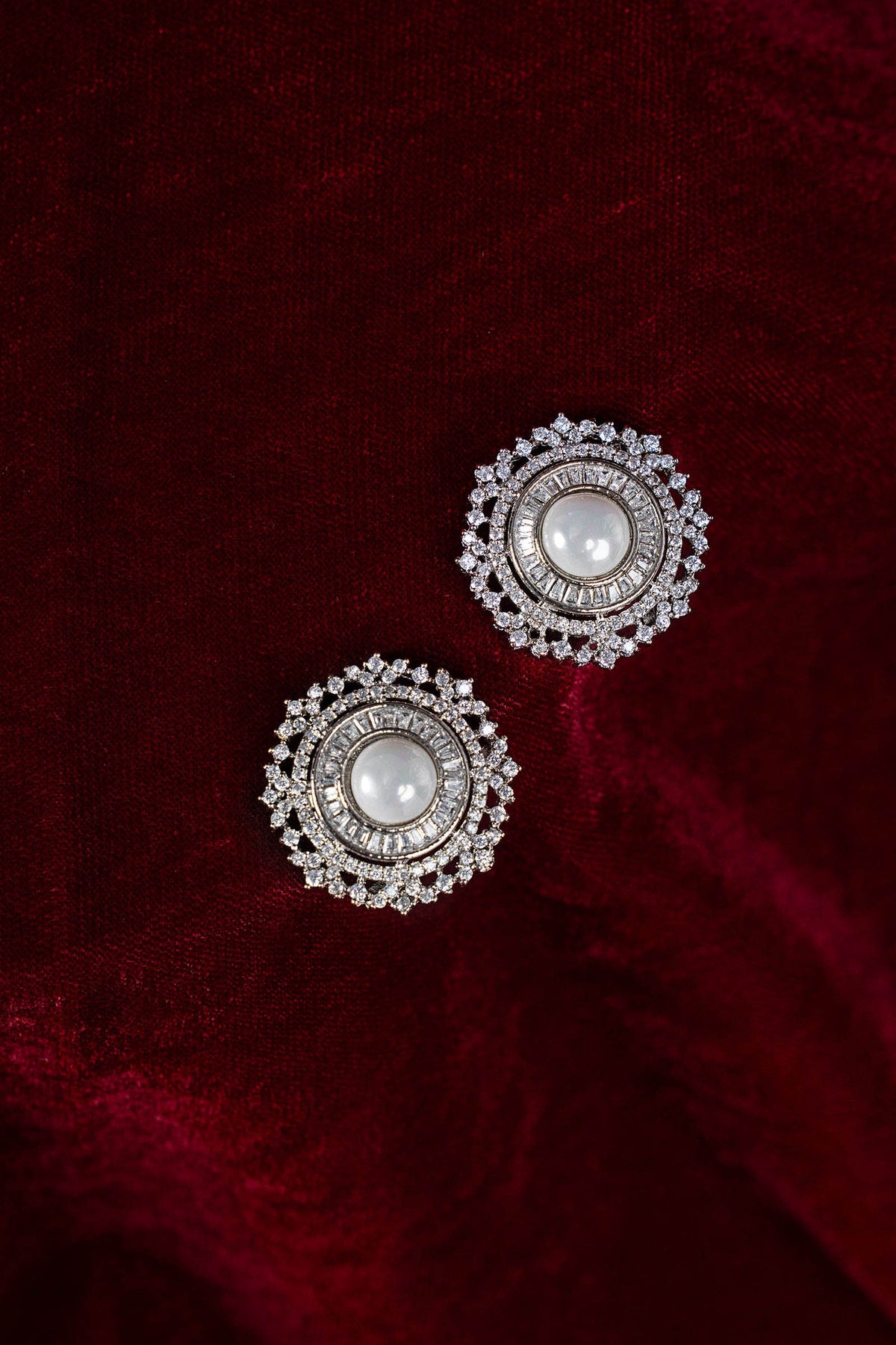 Mahasti Studs