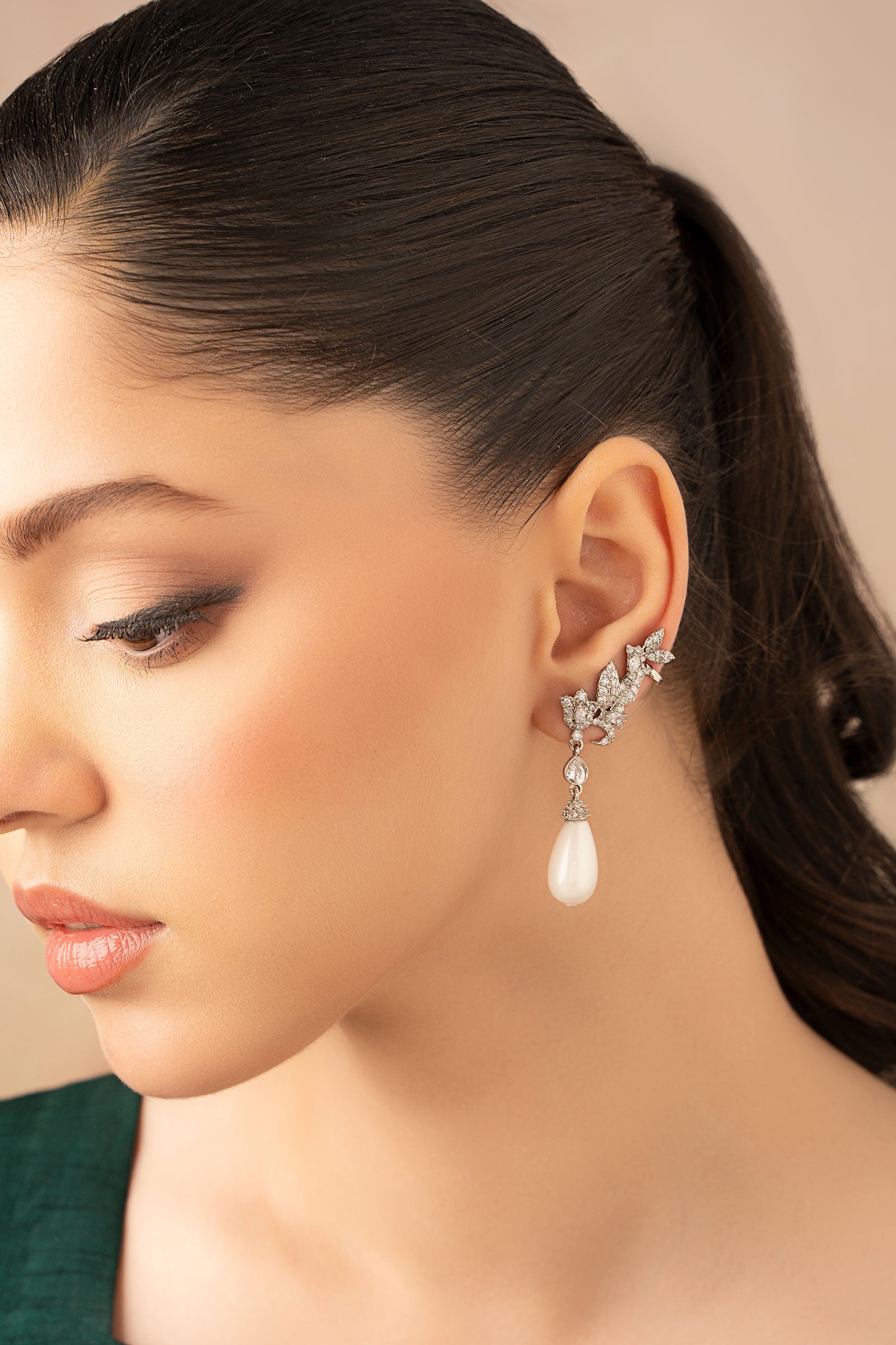 https://cdn.shopify.com/s/files/1/0620/8788/9062/files/JSD_EA25_10_Pearl_White-A.jpg?v=1746543034