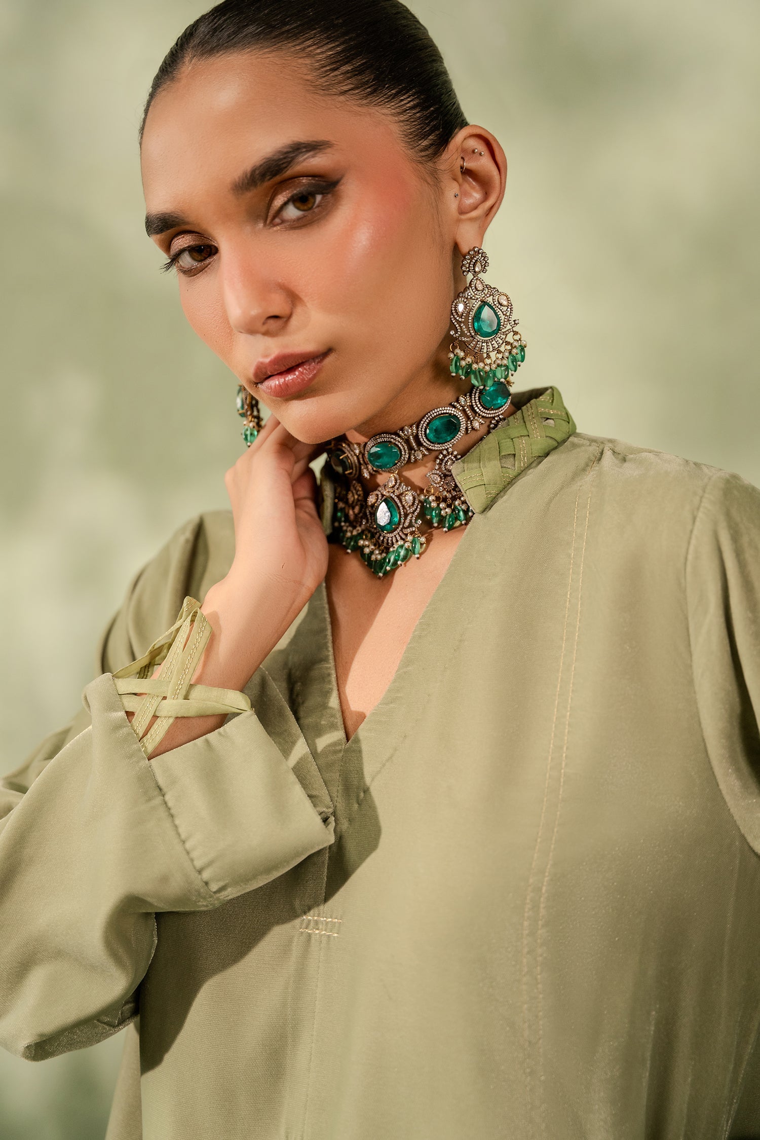 https://cdn.shopify.com/s/files/1/0663/9616/0233/files/Jade_10.jpg?v=1763029027