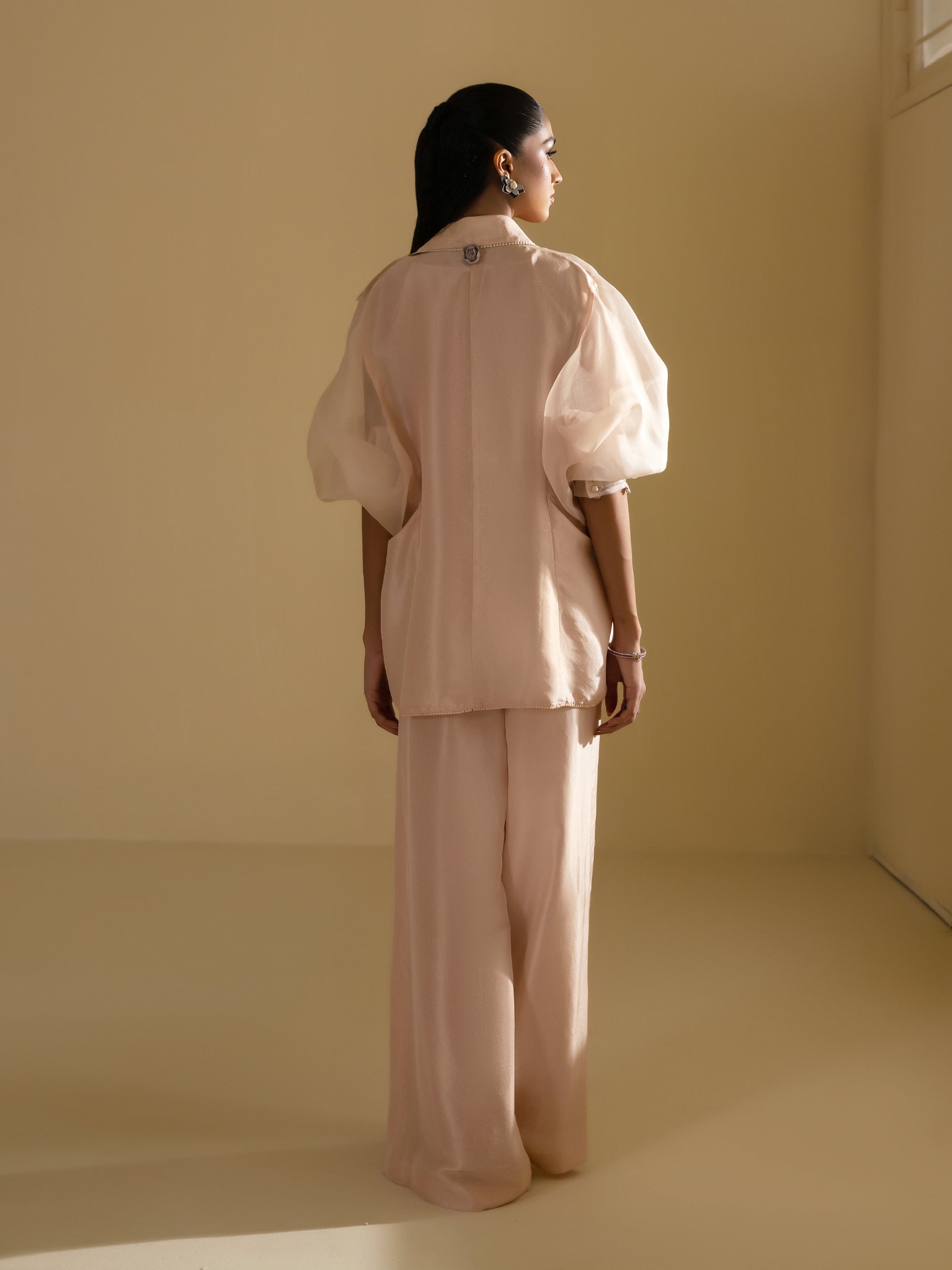 https://cdn.shopify.com/s/files/1/0768/4872/6205/files/June-Peach-4.jpg?v=1777658808