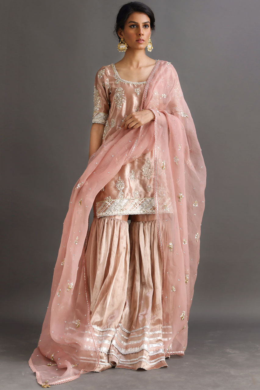 Nida Azwer