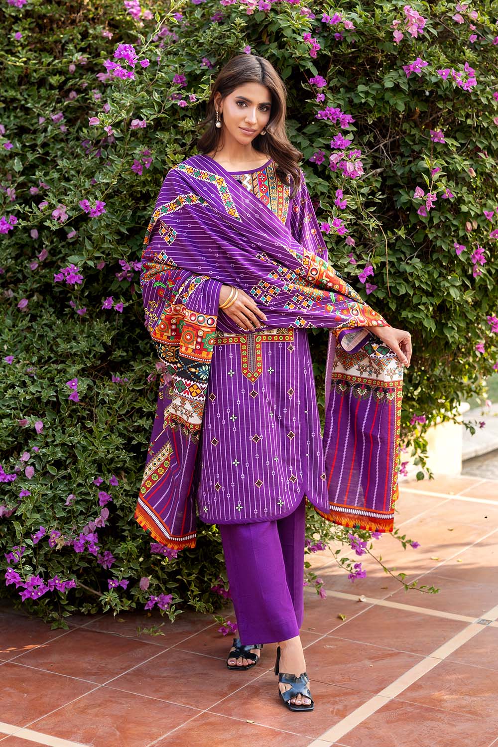 3 Piece Printed Khaddar Suit