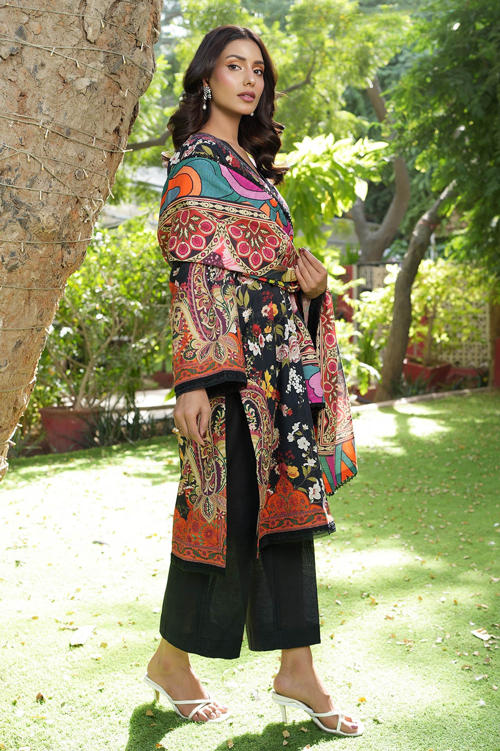 3 Piece Printed Khaddar Suit