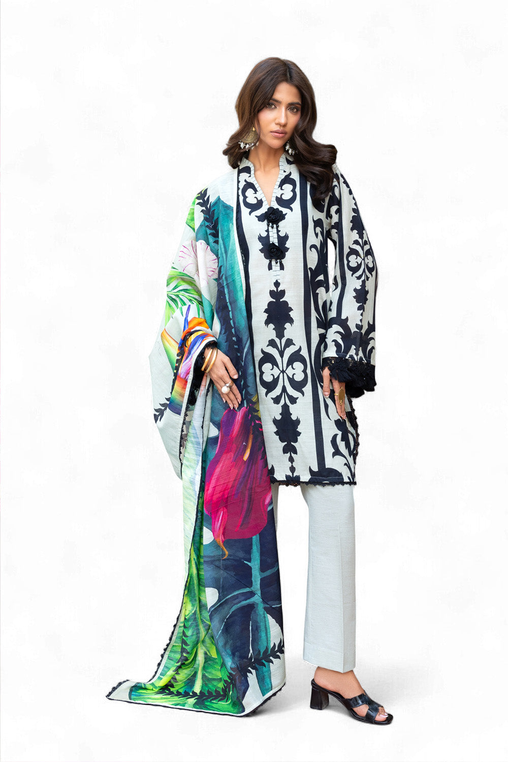 https://cdn.shopify.com/s/files/1/0706/3253/8159/files/Khaddar-Dupatta-Khaddar-Shirt-Dyed-Trouser-Gulahmed-SD-52242-Front.jpg?v=1763190162
