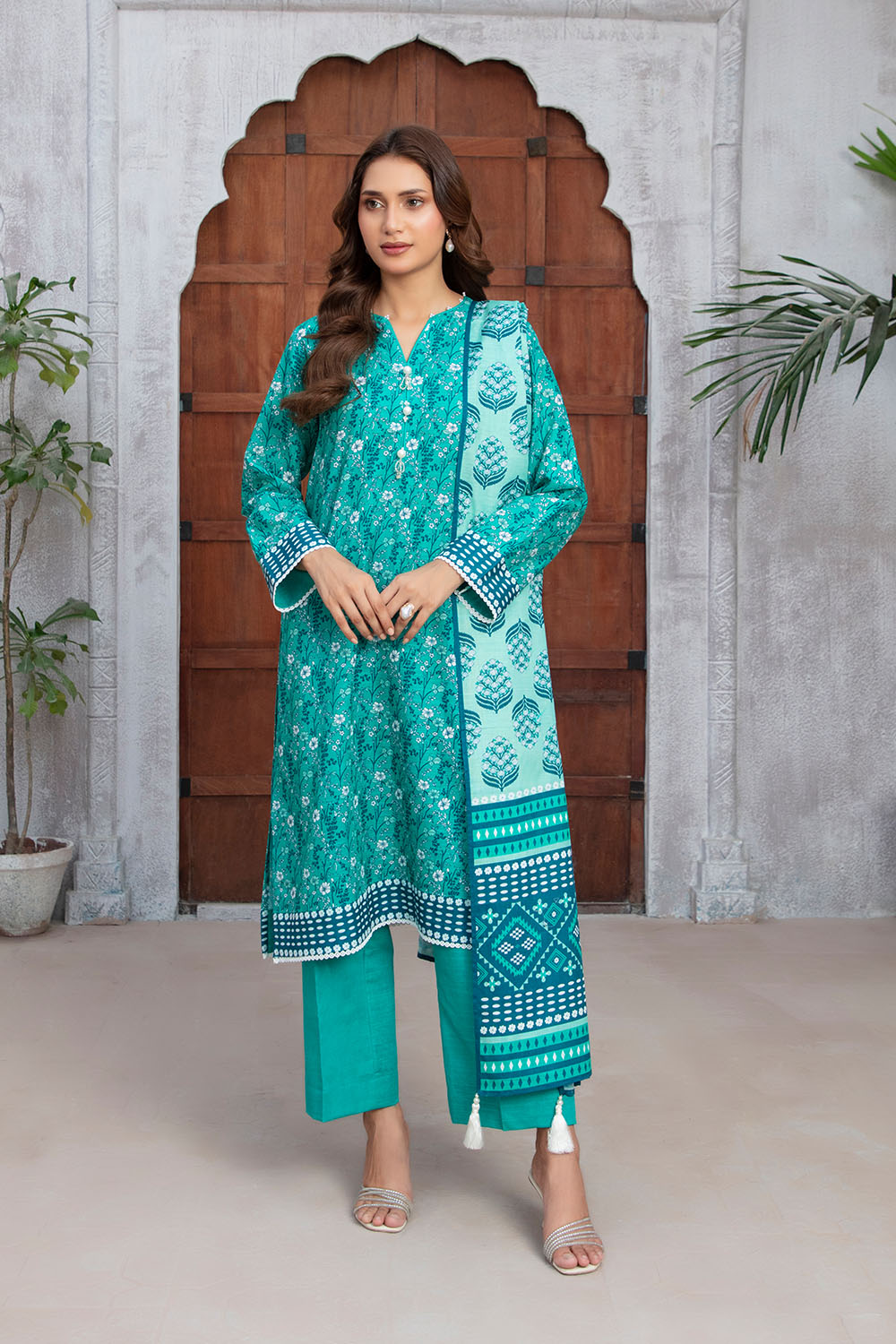 3 Piece Printed Khaddar Suit with Zari Dupatta