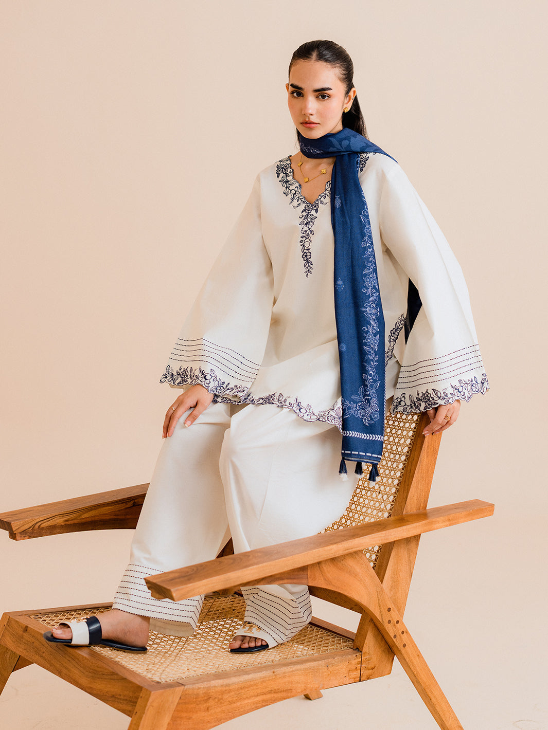 Vaylo 3Pc Embroidered Co-ords Cotton Set