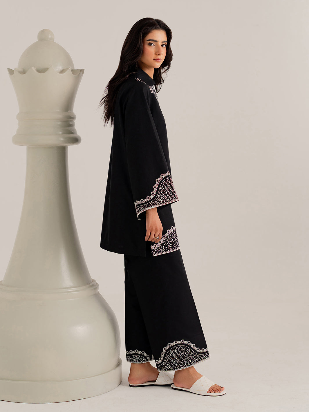 ZYRA - 2Pc Embroidered Set