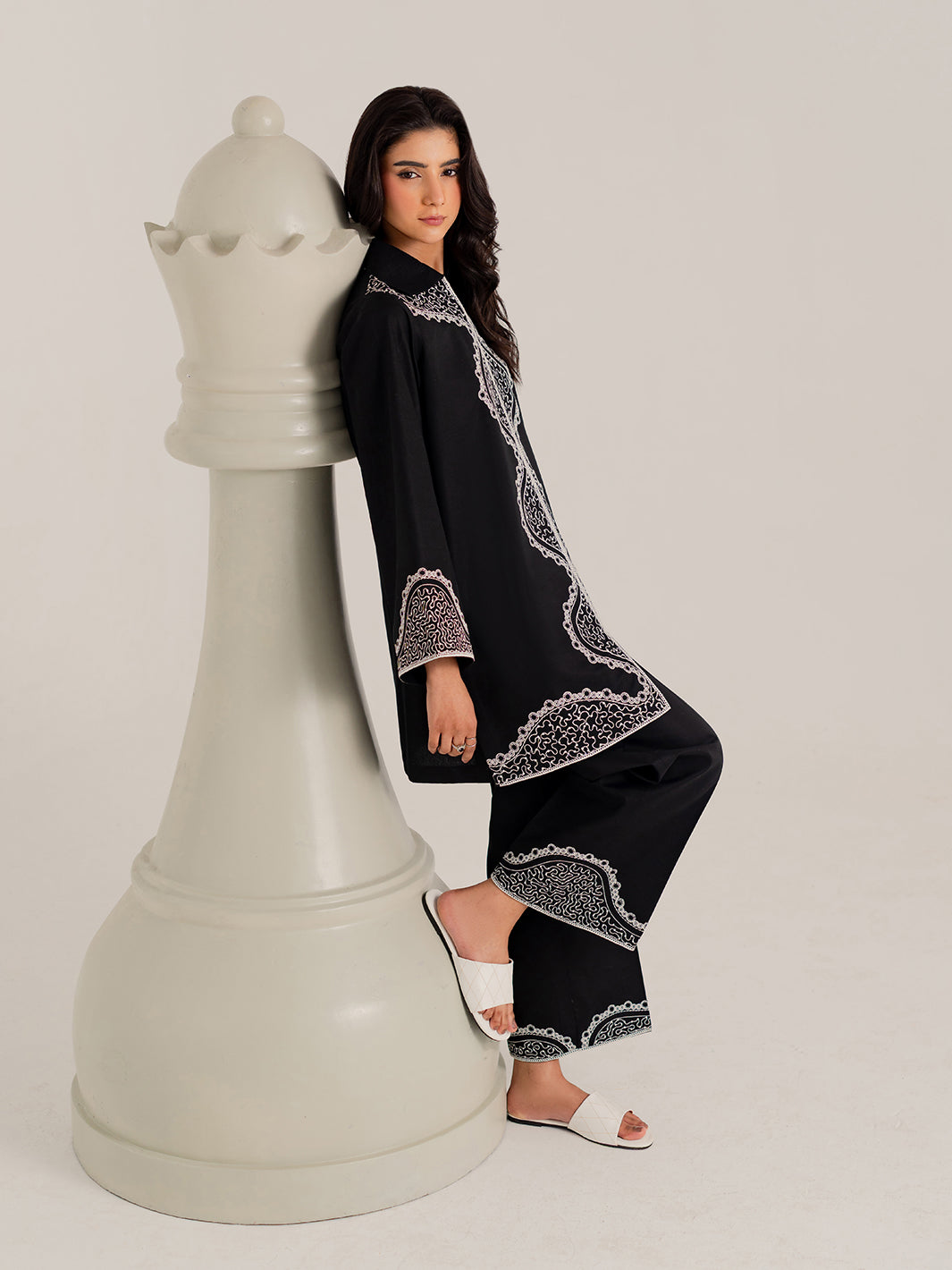 ZYRA - 2Pc Embroidered Set