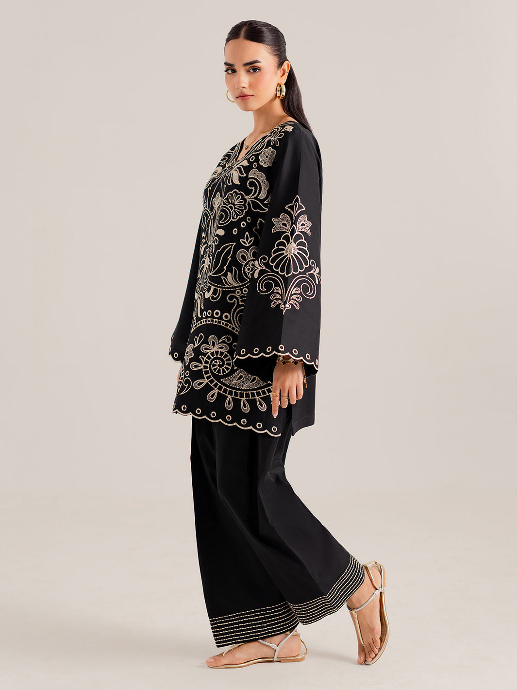 MAVELLE - 2Pc Embroidered Set