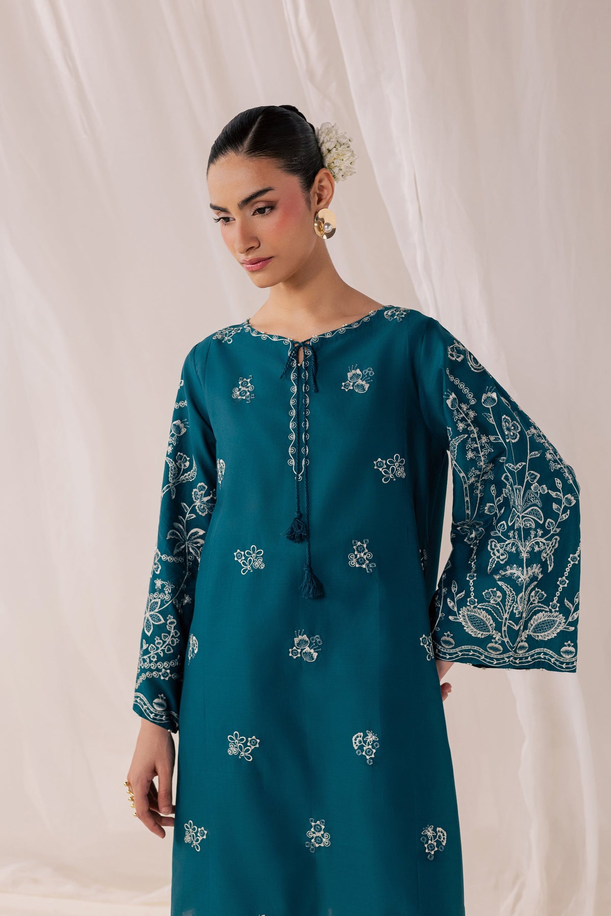 Korrigan 3Pc - Luxury Embroidered Lawn