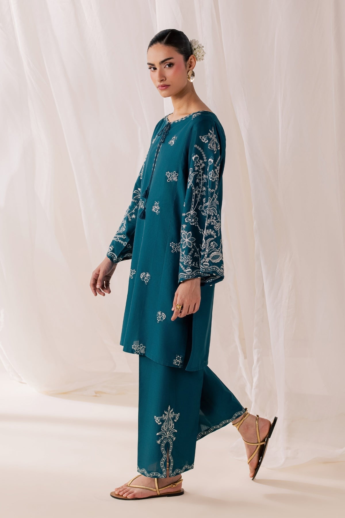 Korrigan 3Pc - Luxury Embroidered Lawn