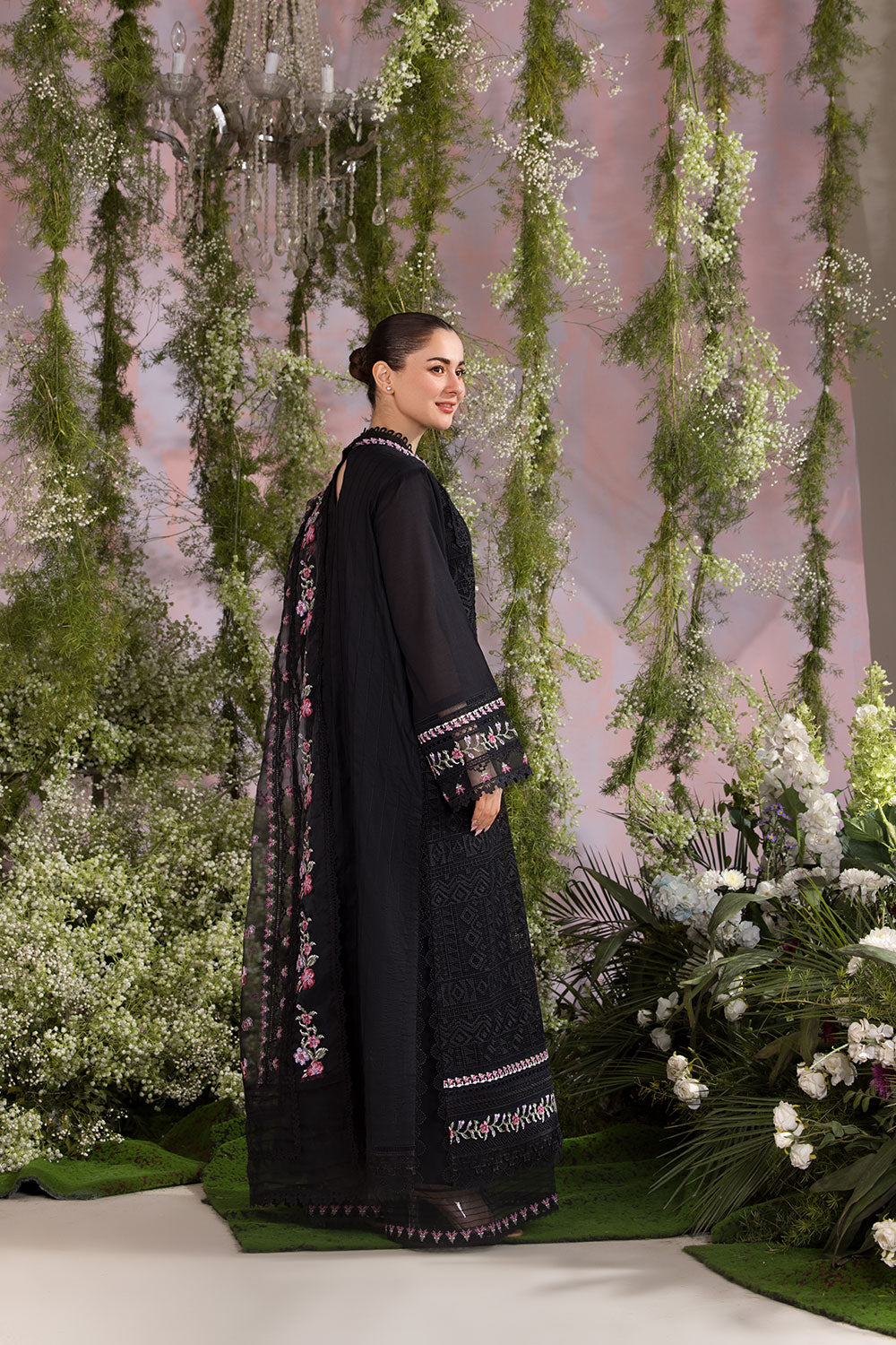 Sobia Nazir – L25-11A Style