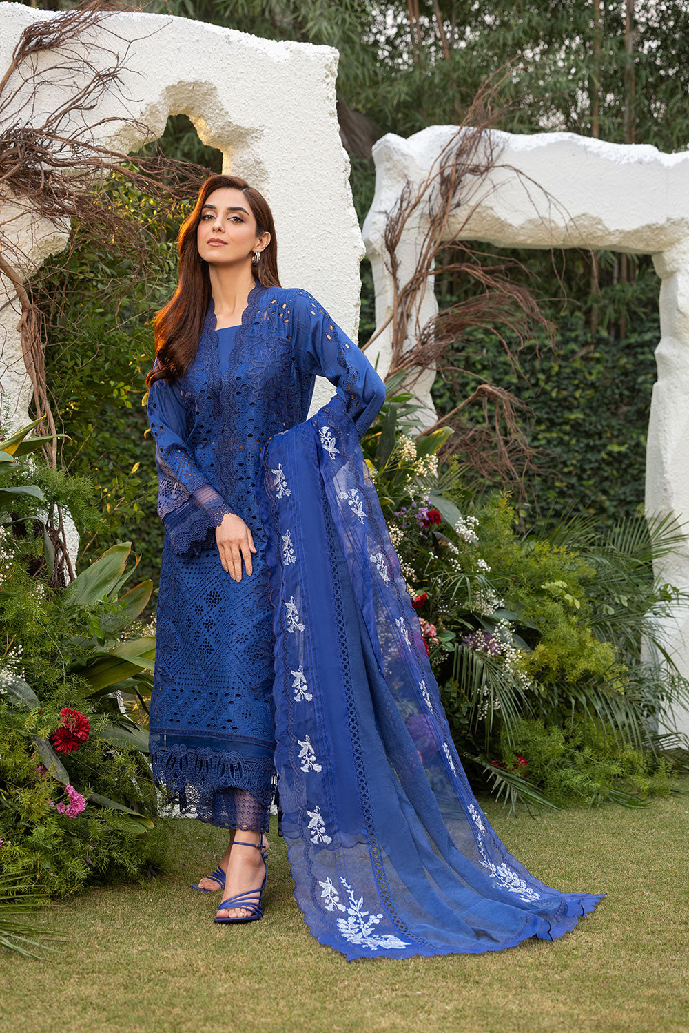 Design 1B Luxury Lawn 2025 Unstitched