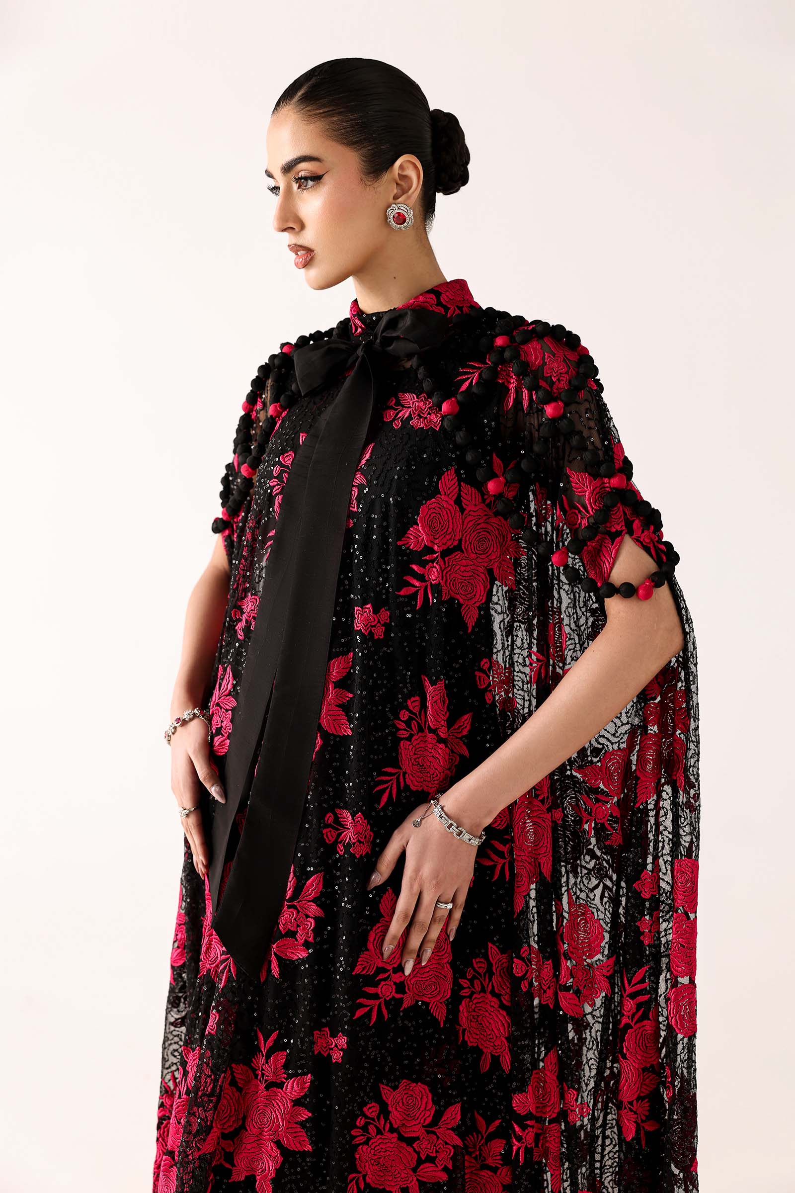 https://cdn.shopify.com/s/files/1/0620/8788/9062/files/LF1001BlackCloseup_D.jpg?v=1769519963