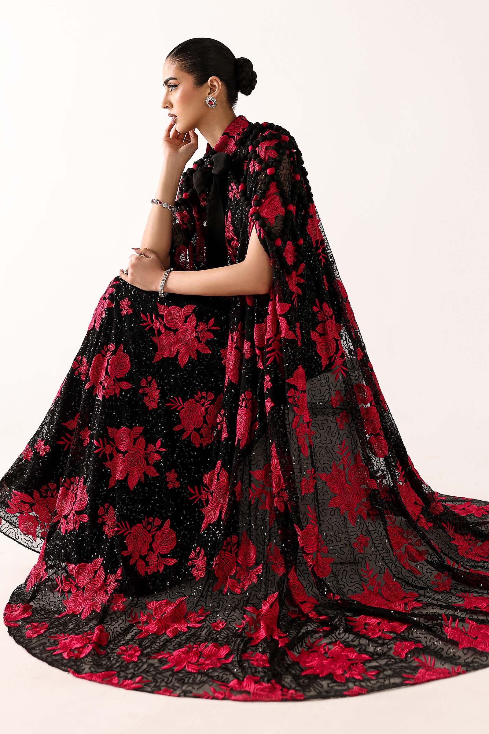 https://cdn.shopify.com/s/files/1/0620/8788/9062/files/LF1001BlackCloseup_G.jpg?v=1769519963